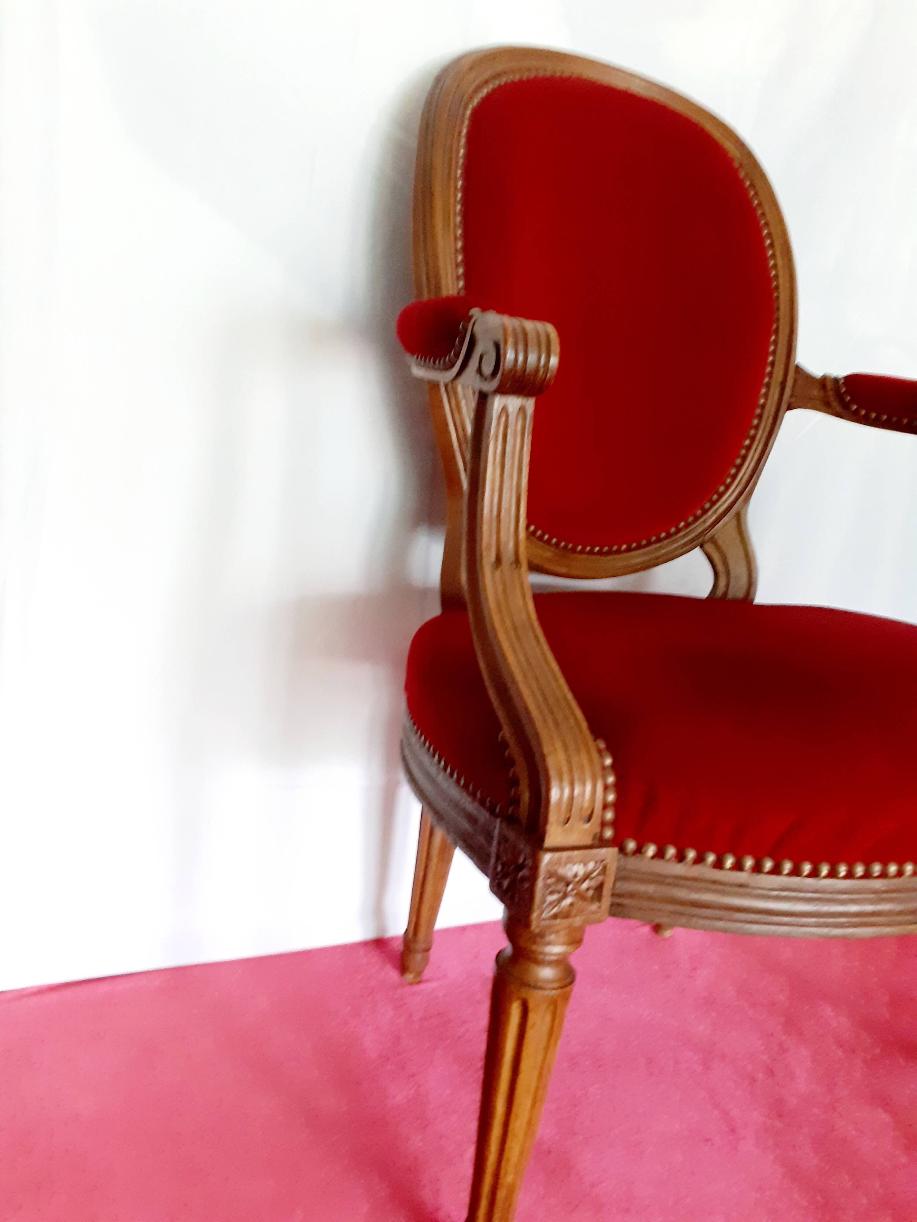 Louis XV medallion chair