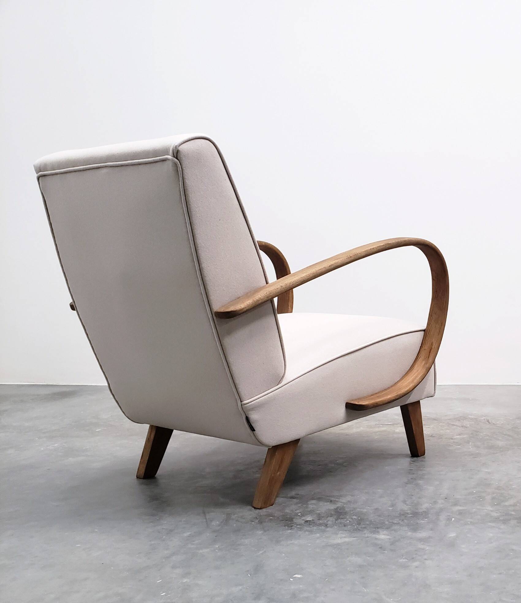 1930 Jindrich Halabala Bentwood Armchair in Beige