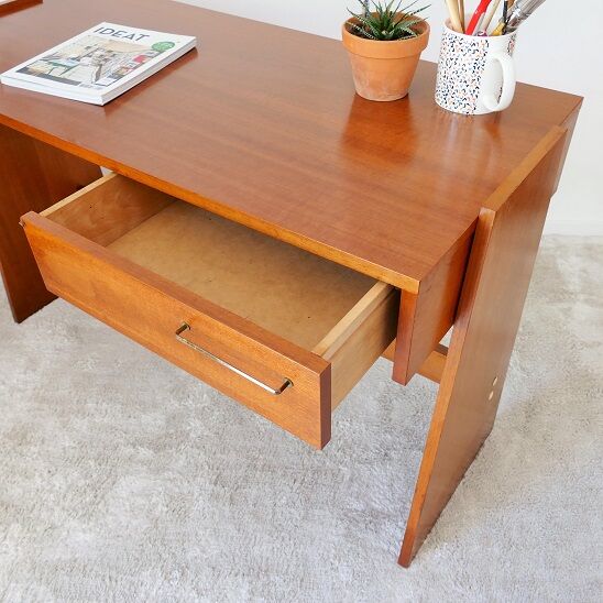 Minimalist desk 70s / 80s
