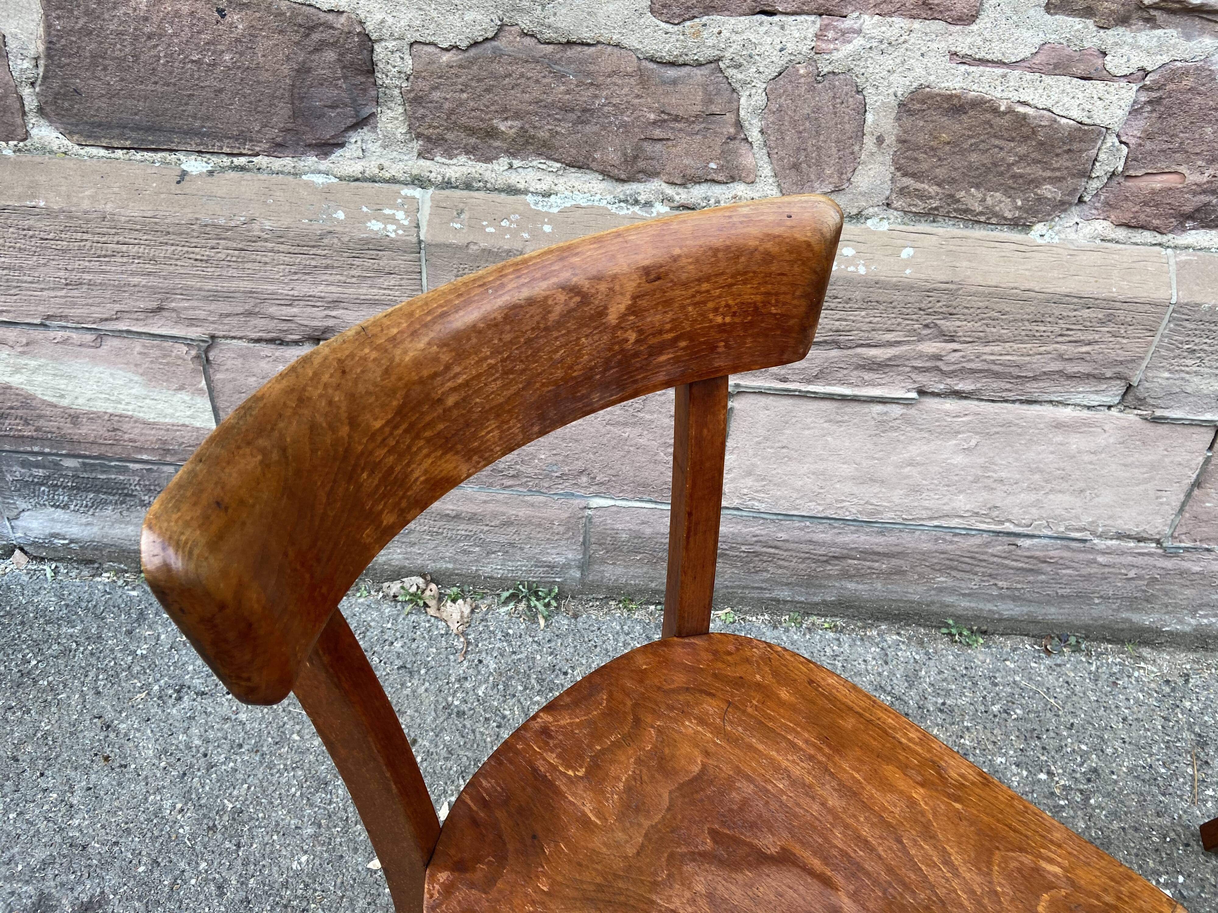 Paire de chaises bistrot bois courbé  1950