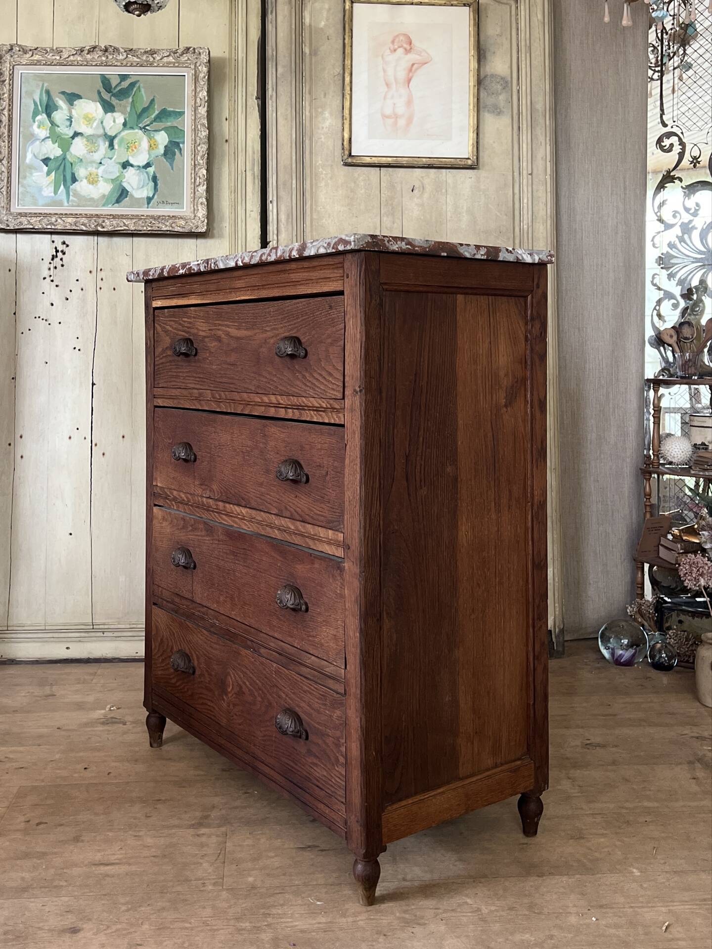 Antique chest of drawers