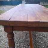 Farm table