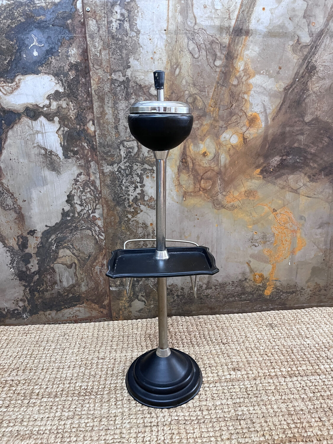 Ashtray on feet review holder