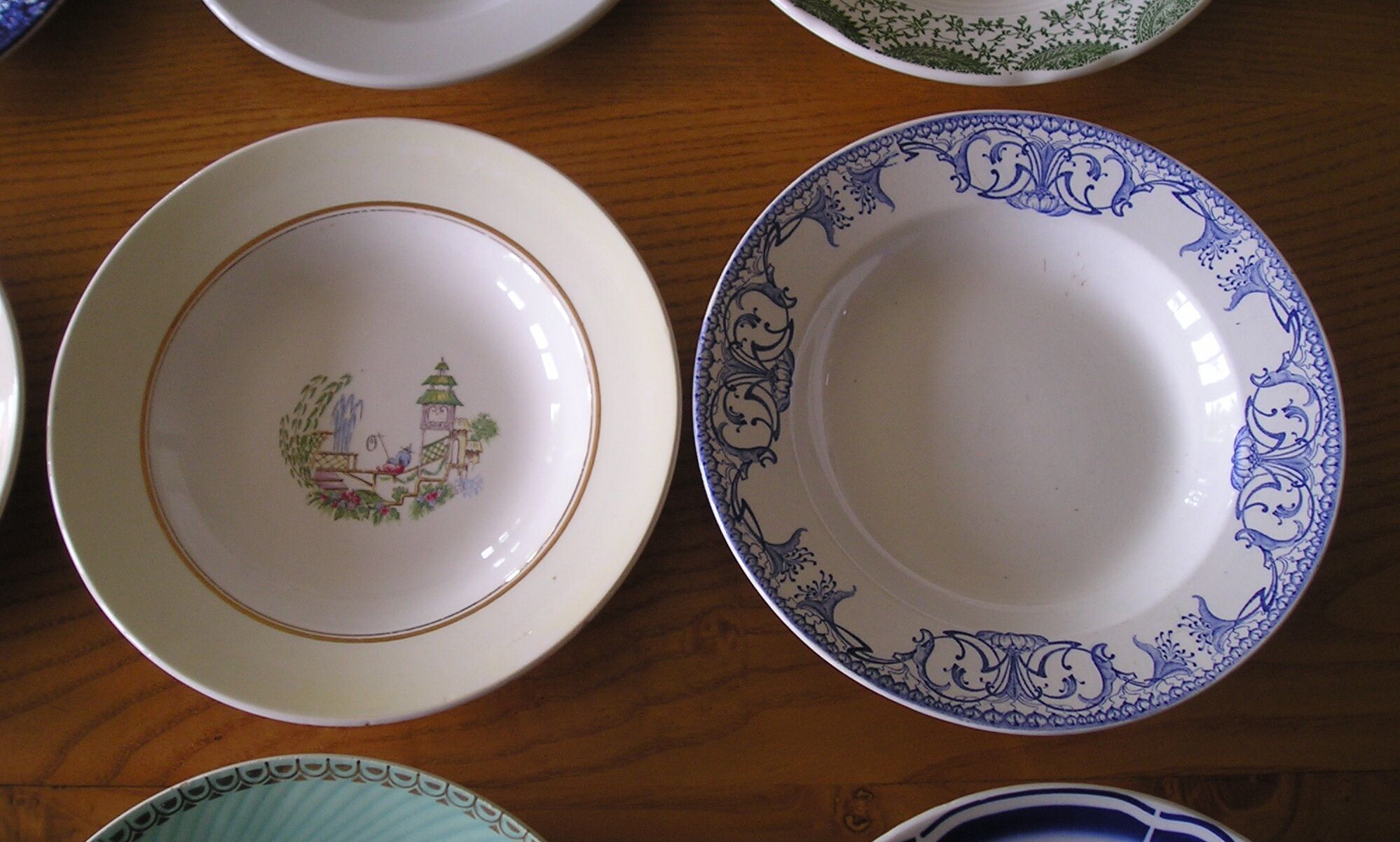 Set of 12 different hollow plates