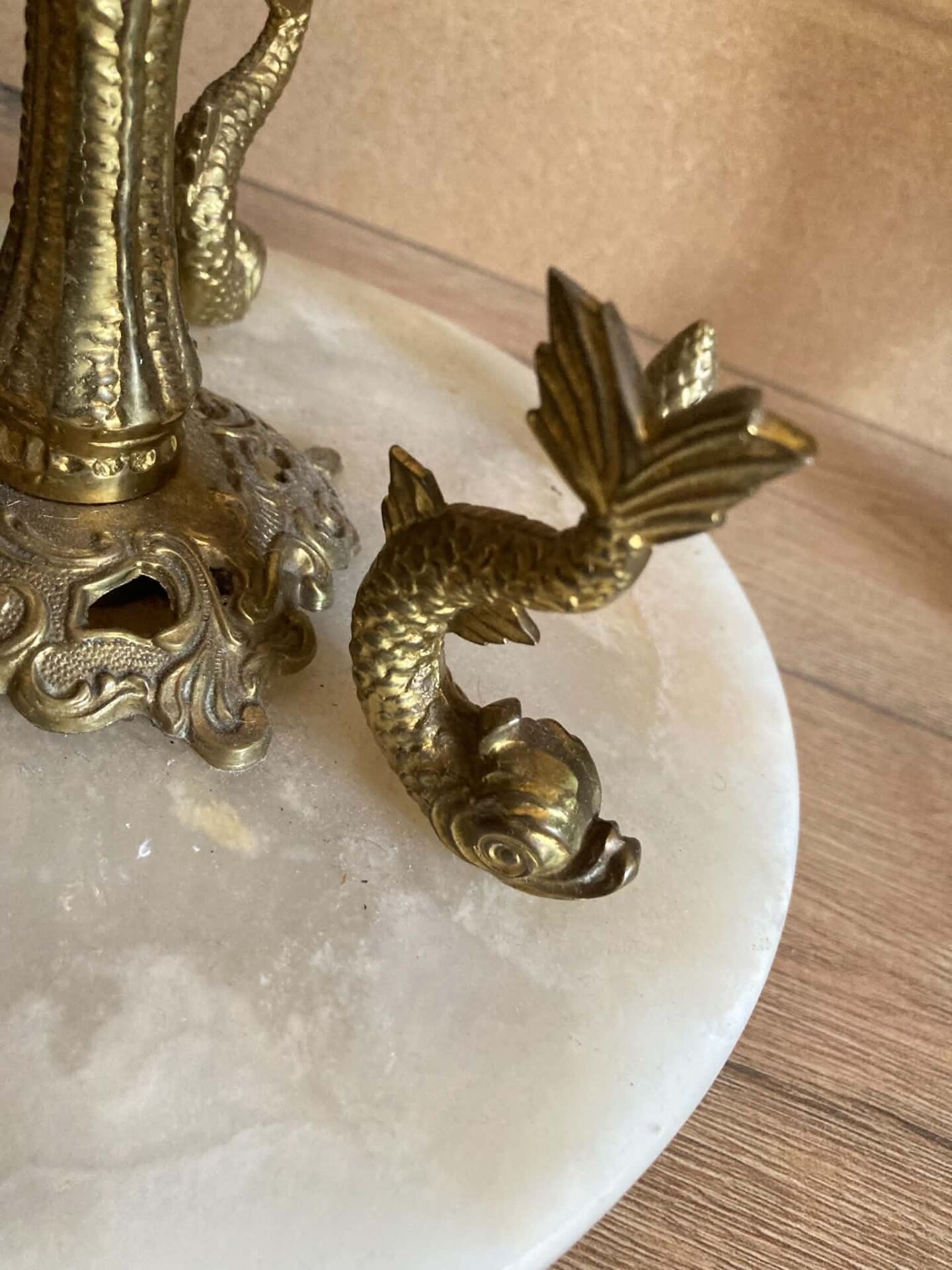 Lampadaire candélabre néo-classique en laiton doré et onyx — Style Flo