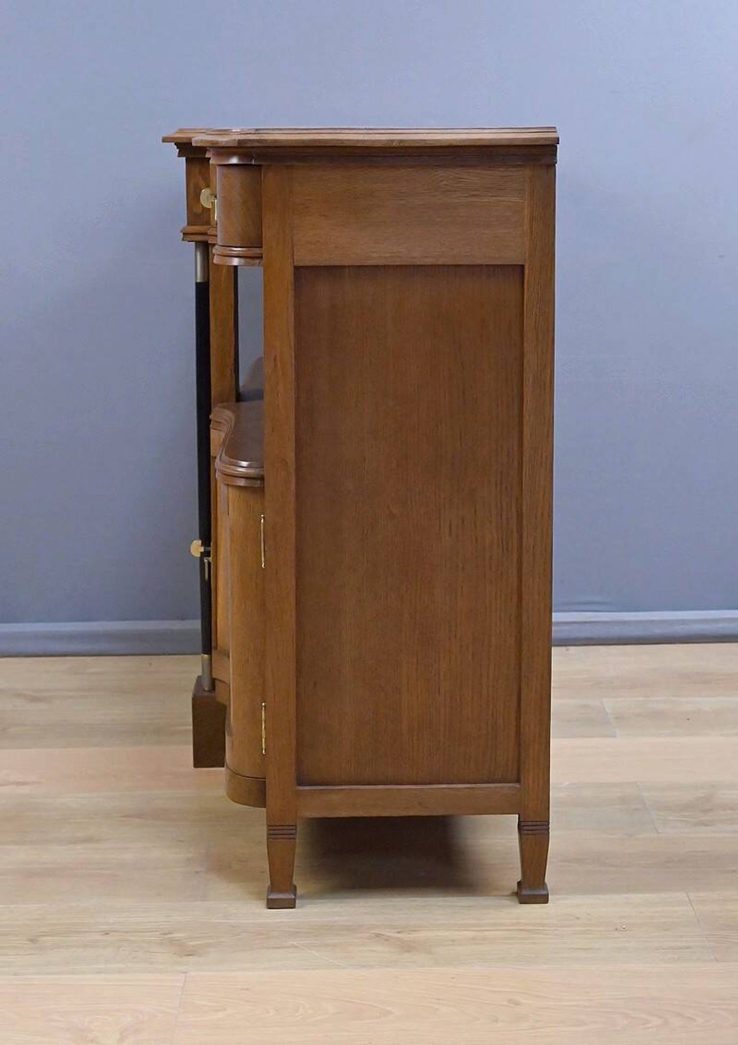 Buffet desserte en chêne dans le style Gustave Serrurier-Bovy, art déco – 1930