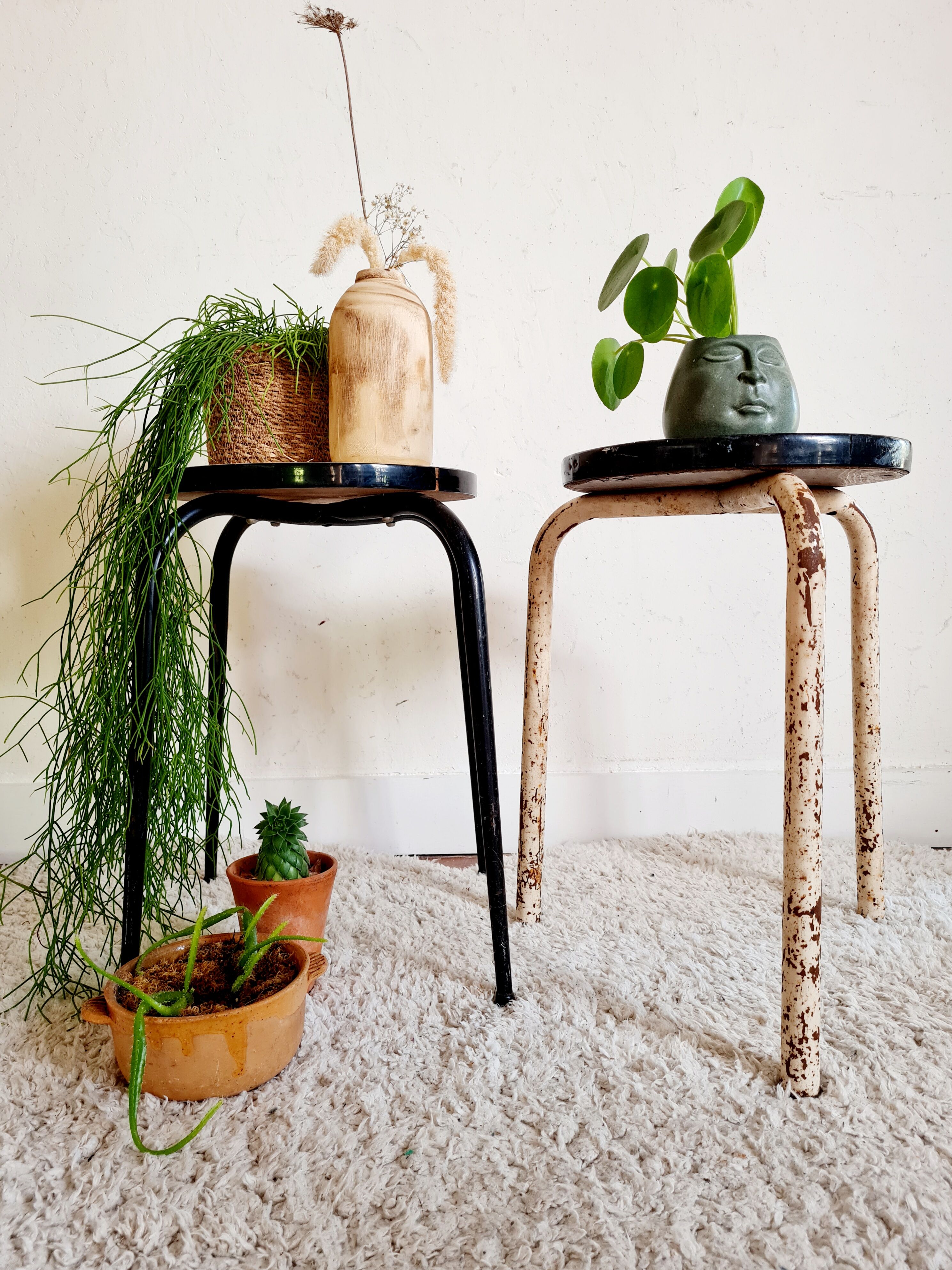 Duo de tabourets métal et assise formica