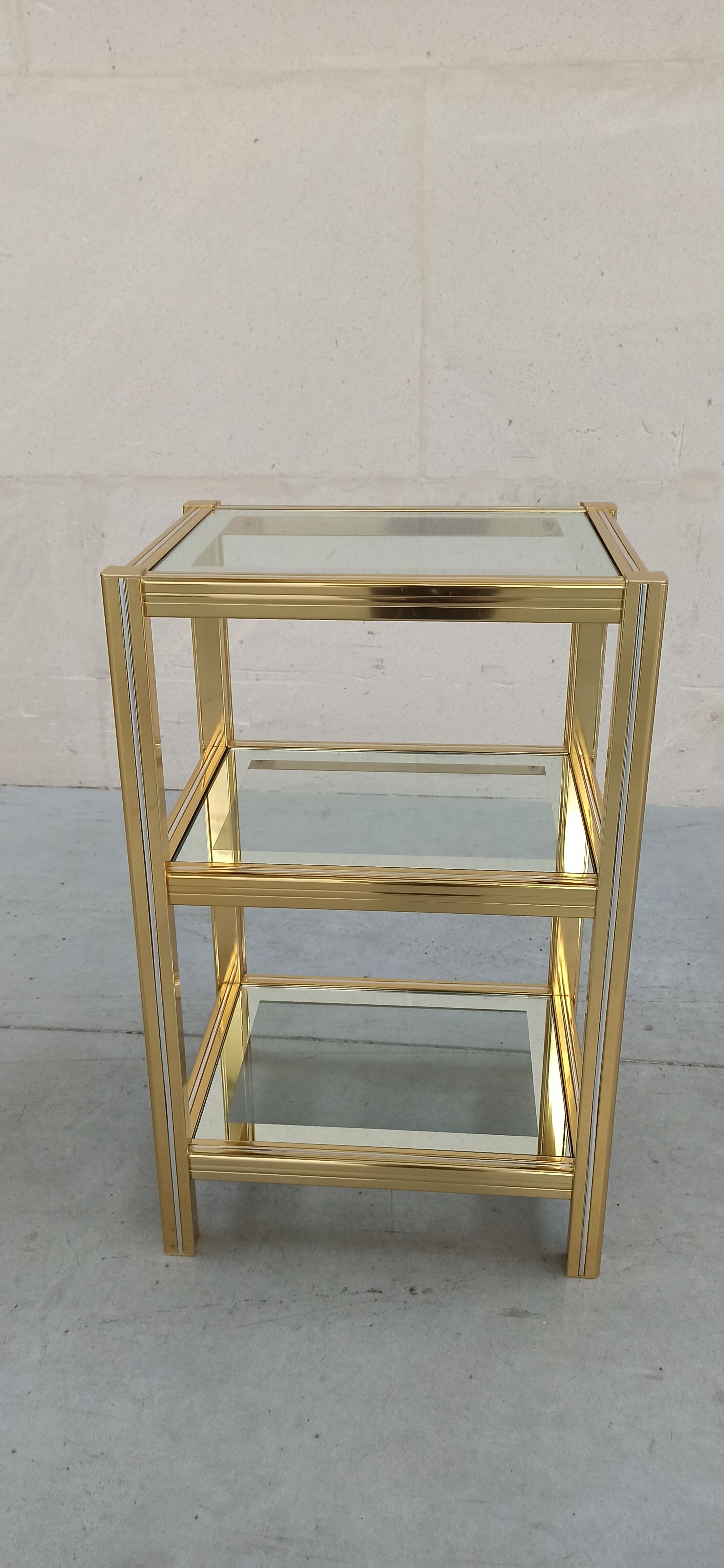 70's design fifth wheel shelf