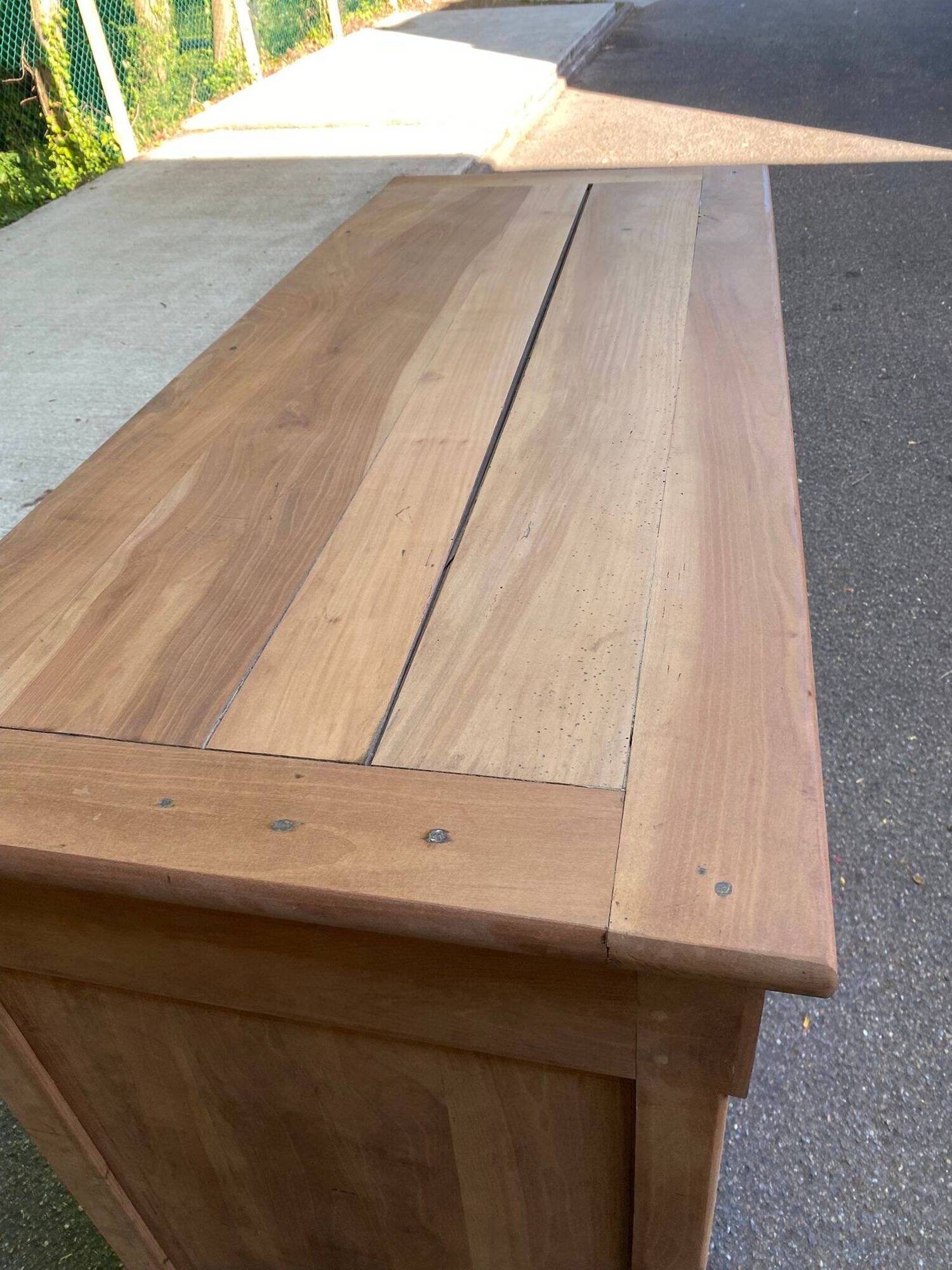 Louis Philippe high buffet from the 19th century, renovated in solid walnut.