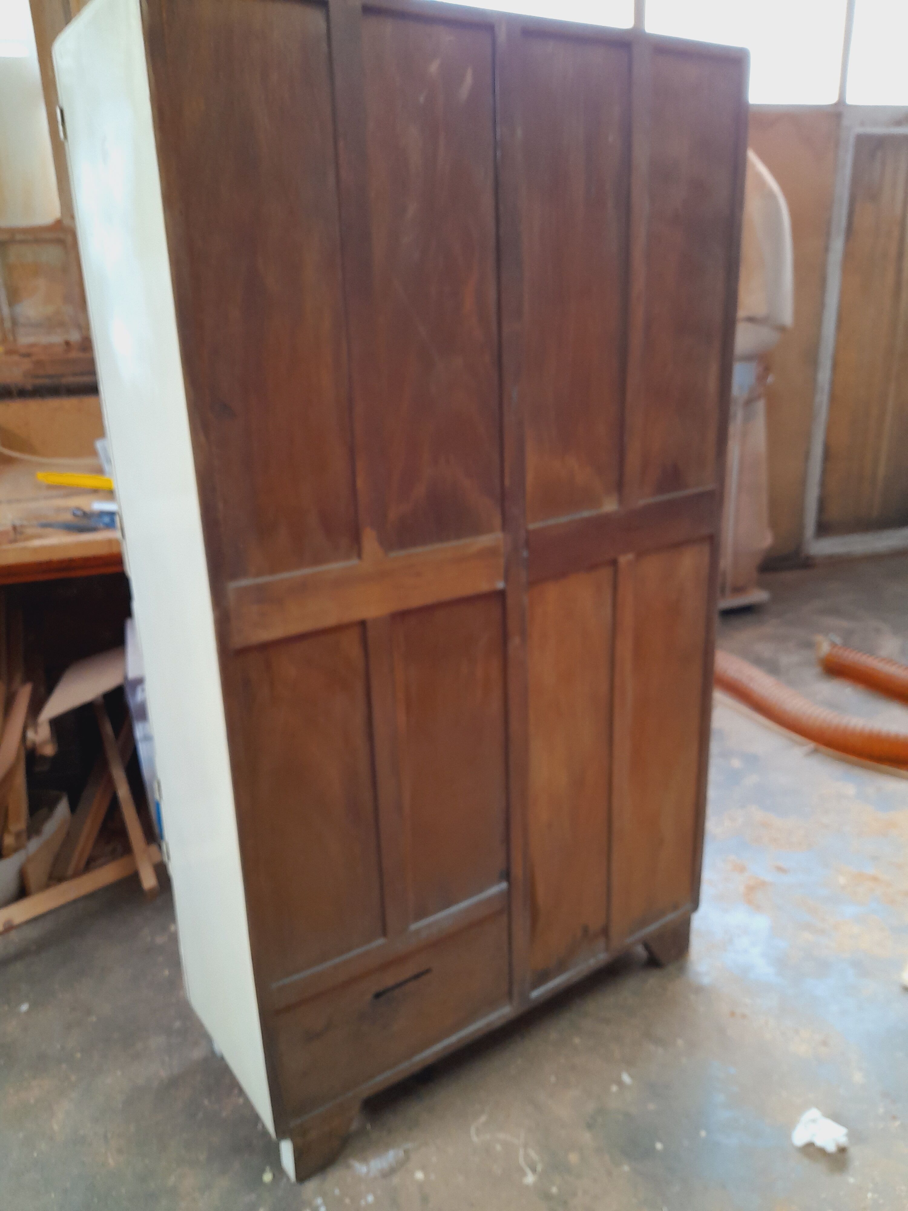 Sideboard/Kitchen cabinet mado