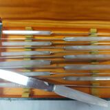 12 mother-of-pearl knives, early mid-20th century