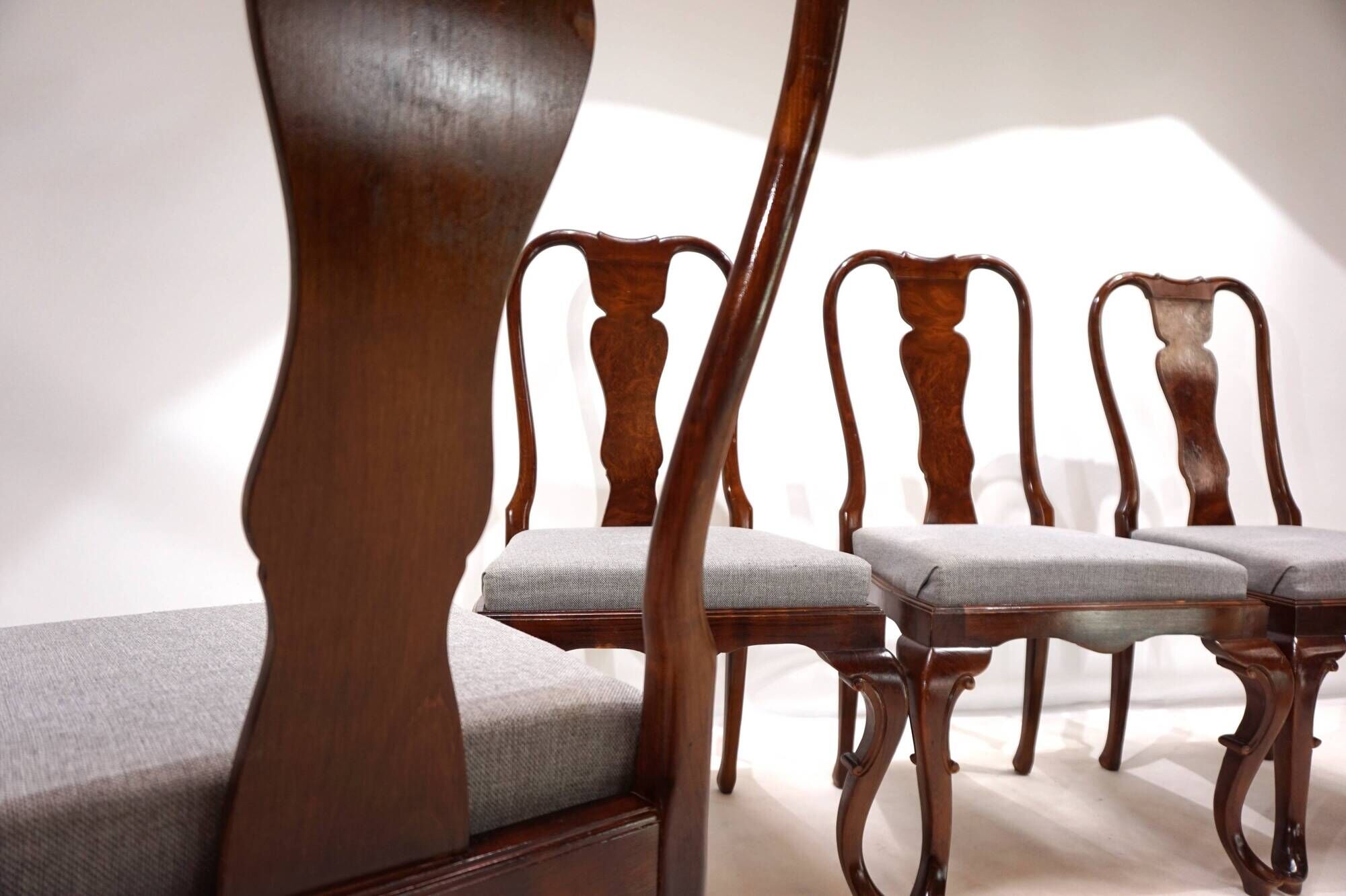 Lot de 5 chaises de salle à manger en acajou de style Reine Anne, 1920