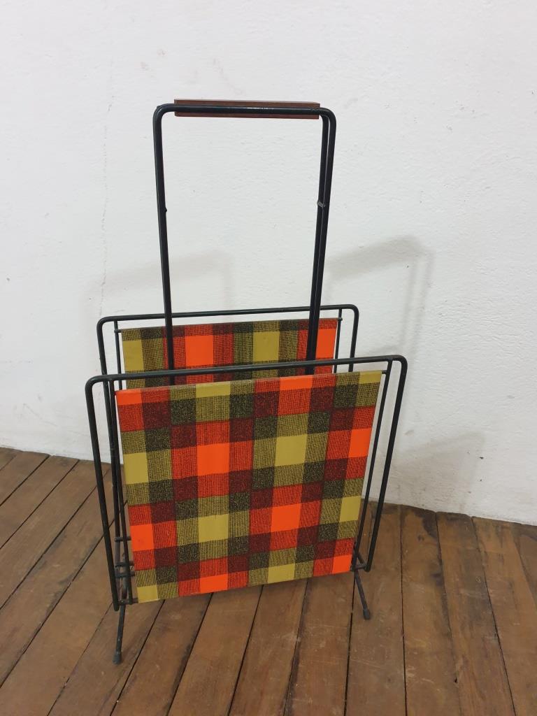 Scandinavian magazine holder