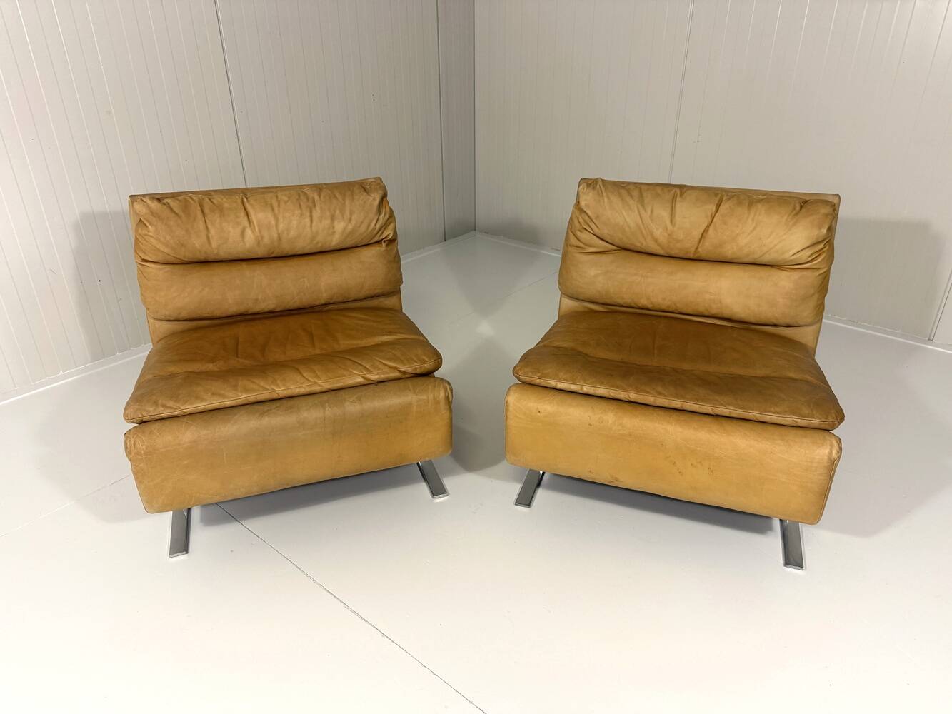 Special lounge chairs chrome & leather 1960’s