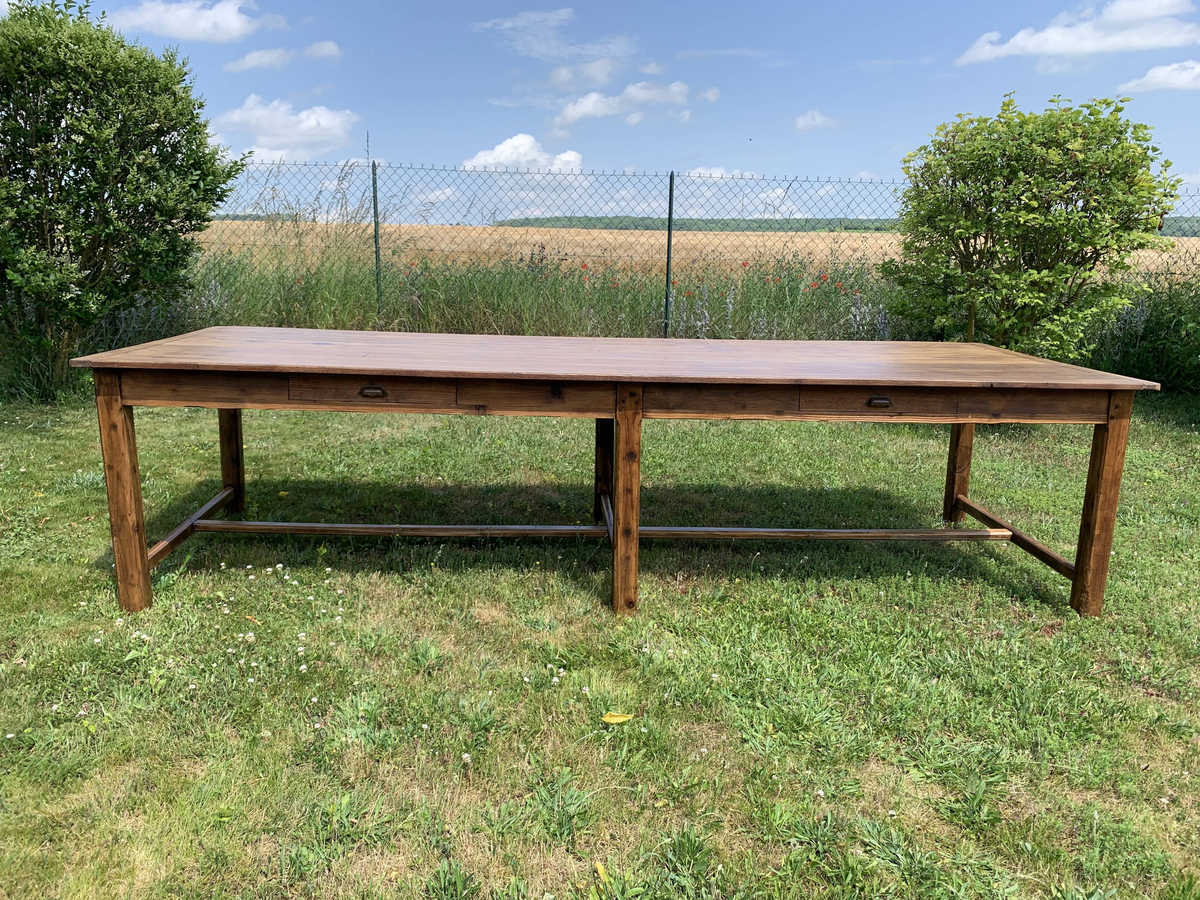 Farm table