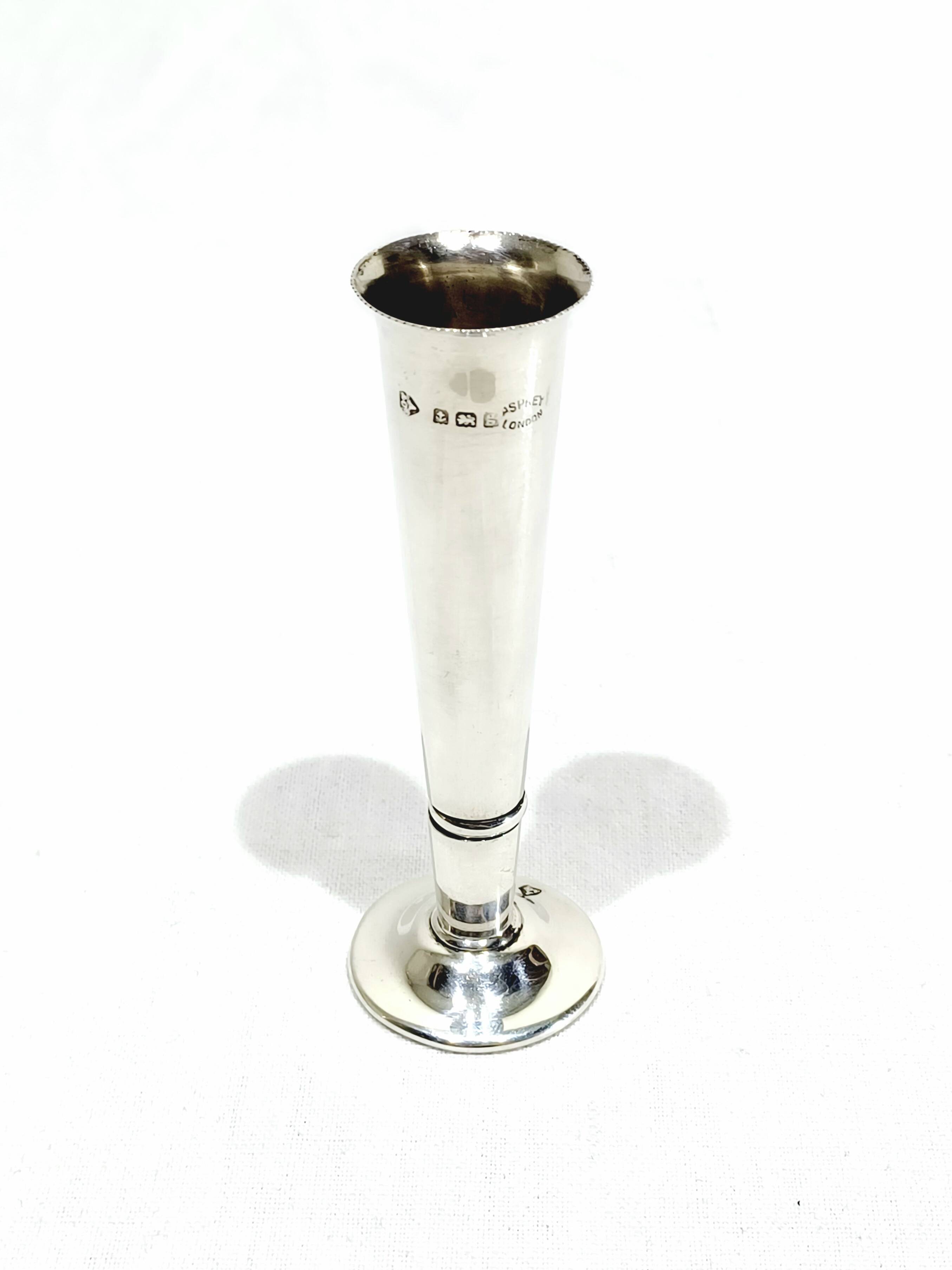 Asprey & Co - Small silver cornet vase