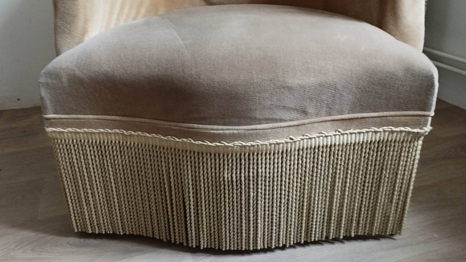Beige velvet toad armchair