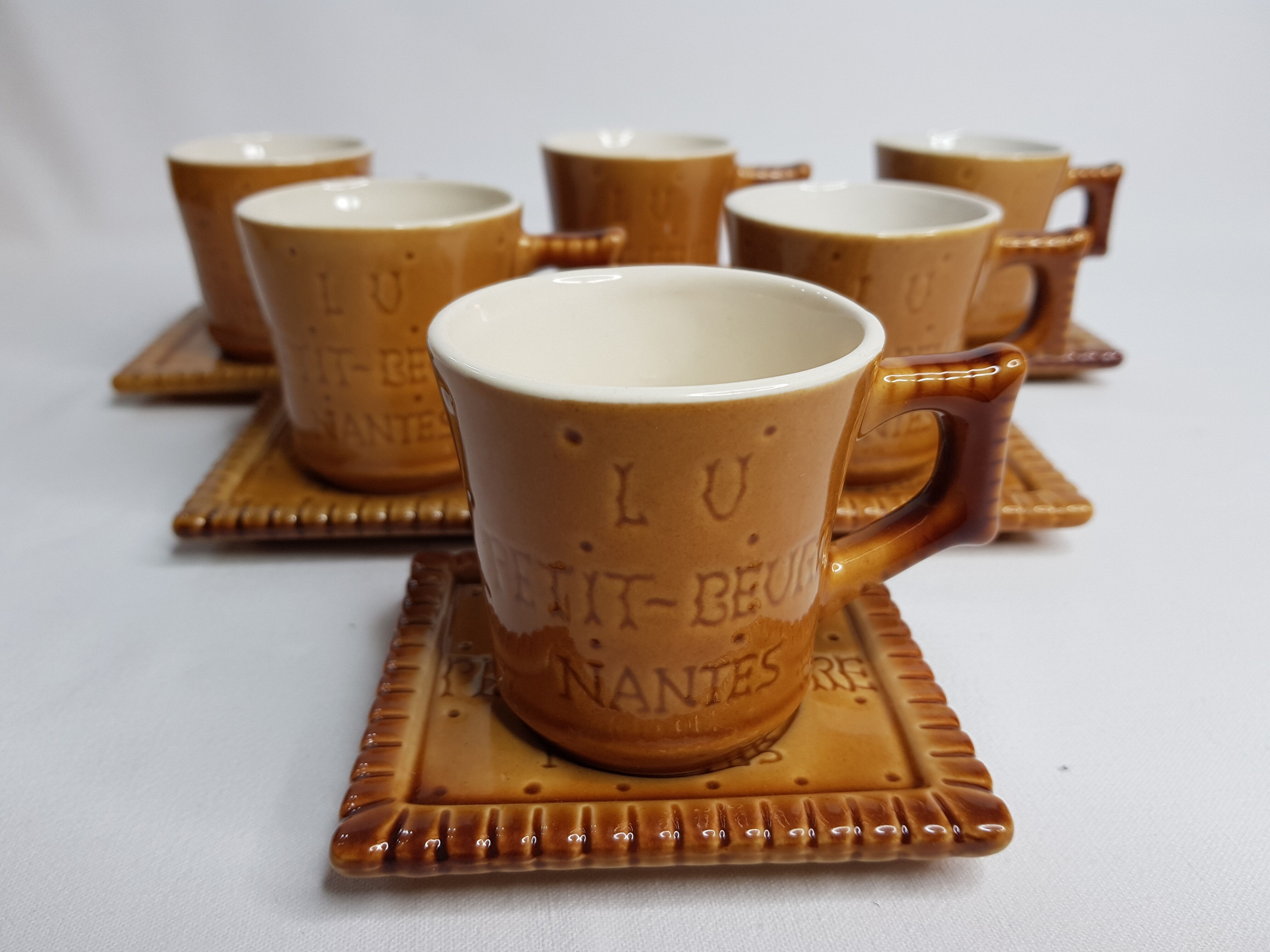 "Lu" full breakfast service, enamelled ceramic, Clouet editions, Nantes