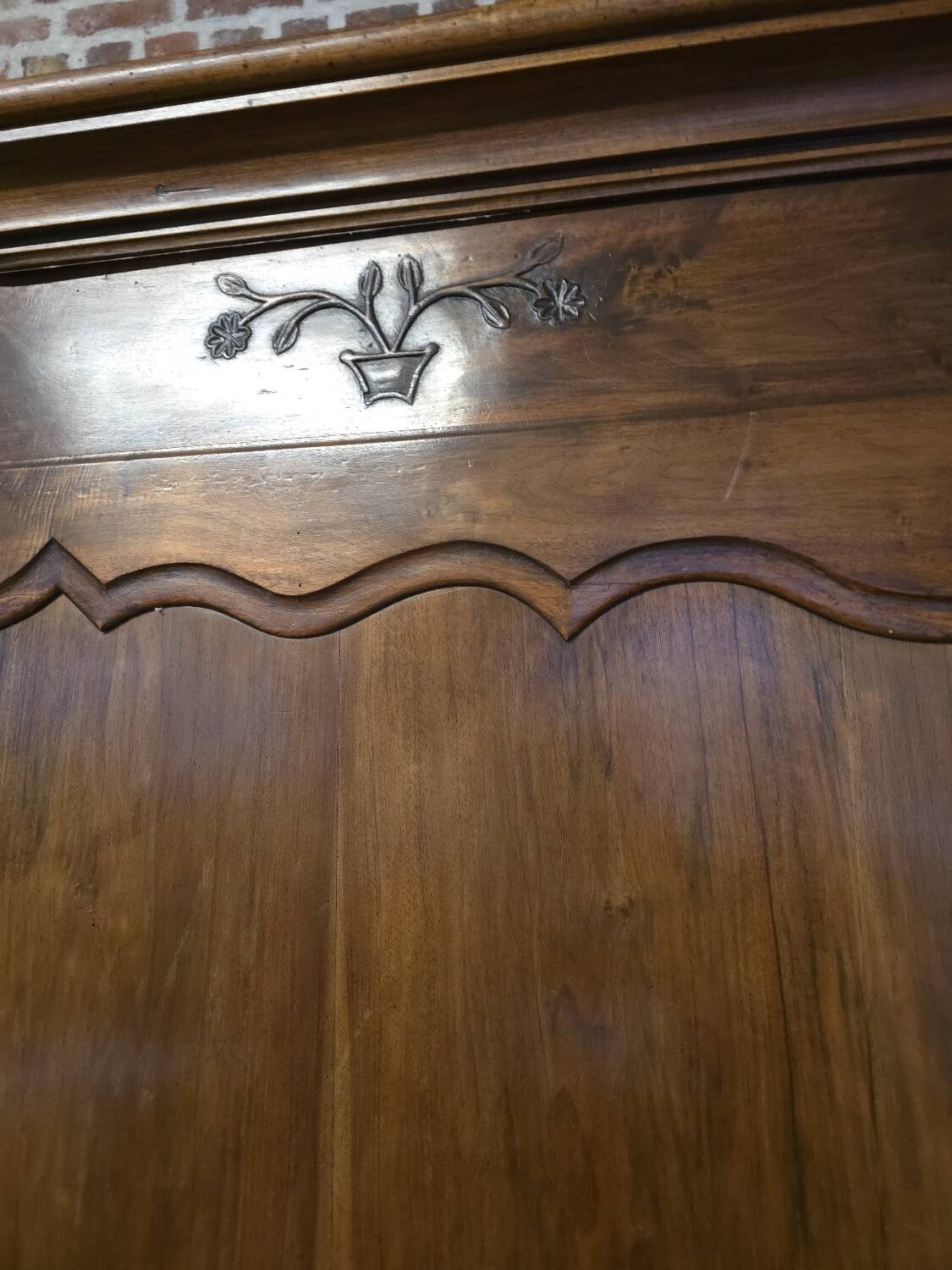 Armoire Bonnetière en noyer