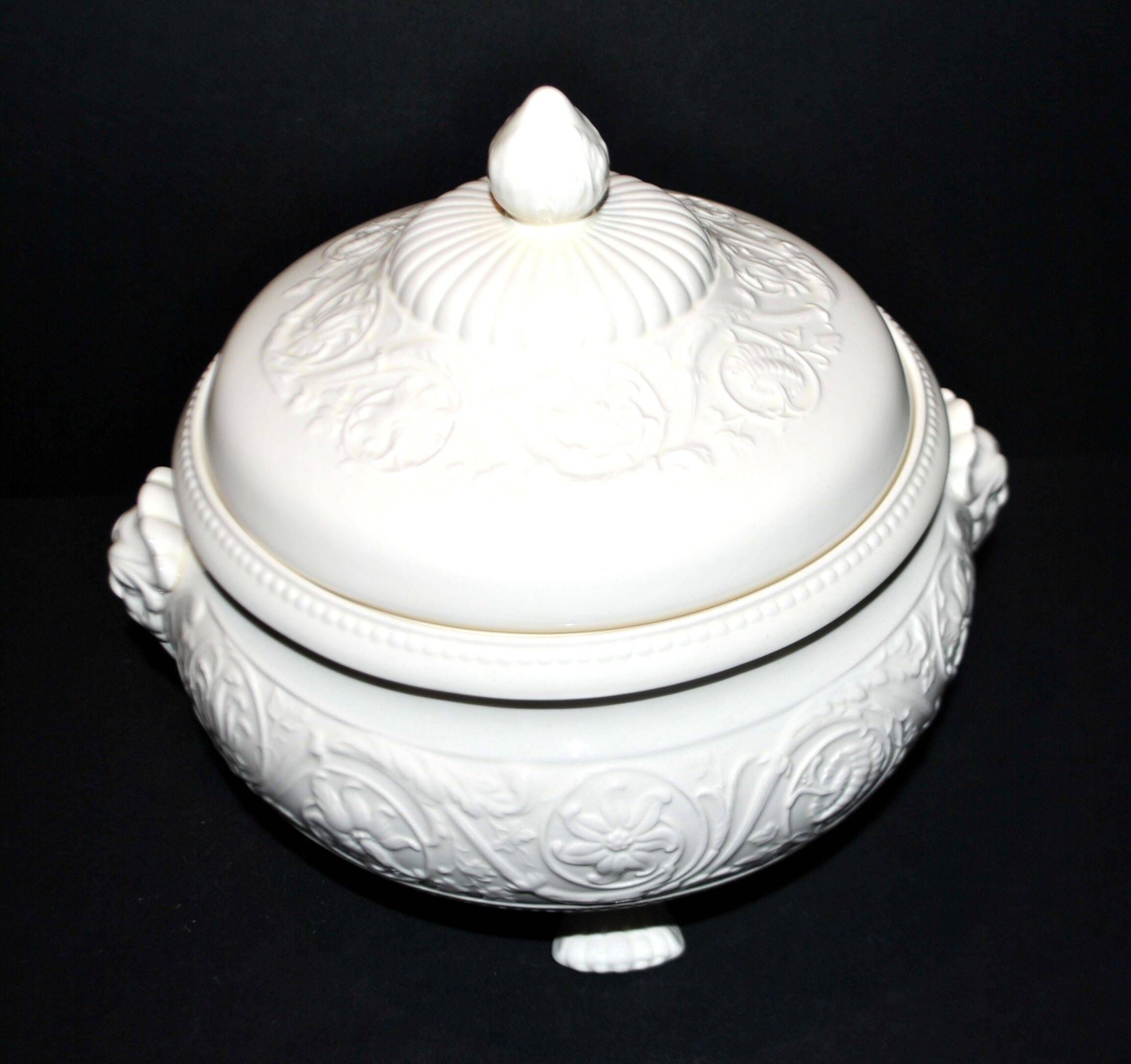 Rare Wedgwood "Patrician" molded opaque earthenware tureen, garland mascaron, England