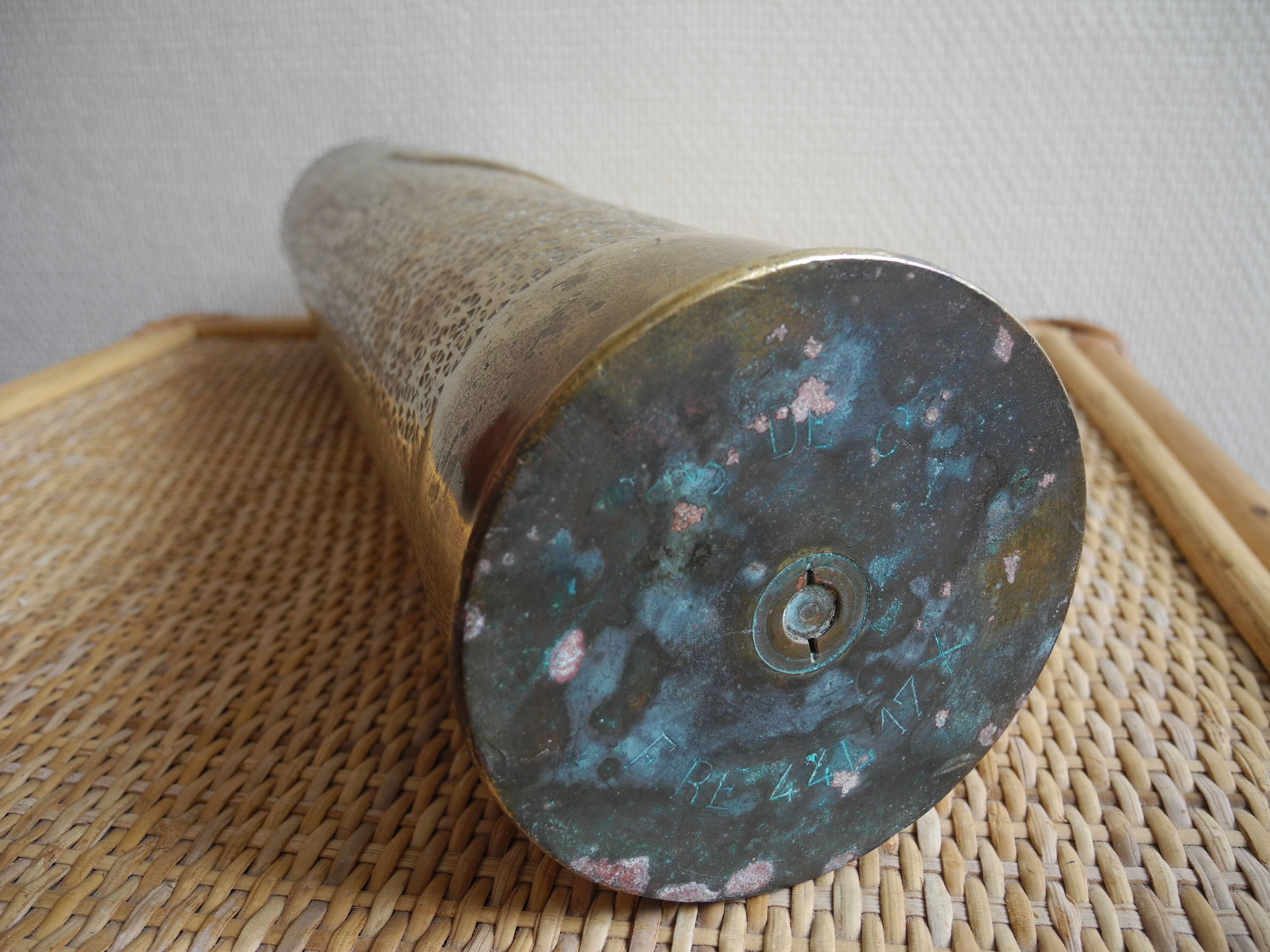 Brass vase socket engraved art trenches