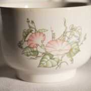 Set of 2 porcelain teacups with floral decorations, Korea