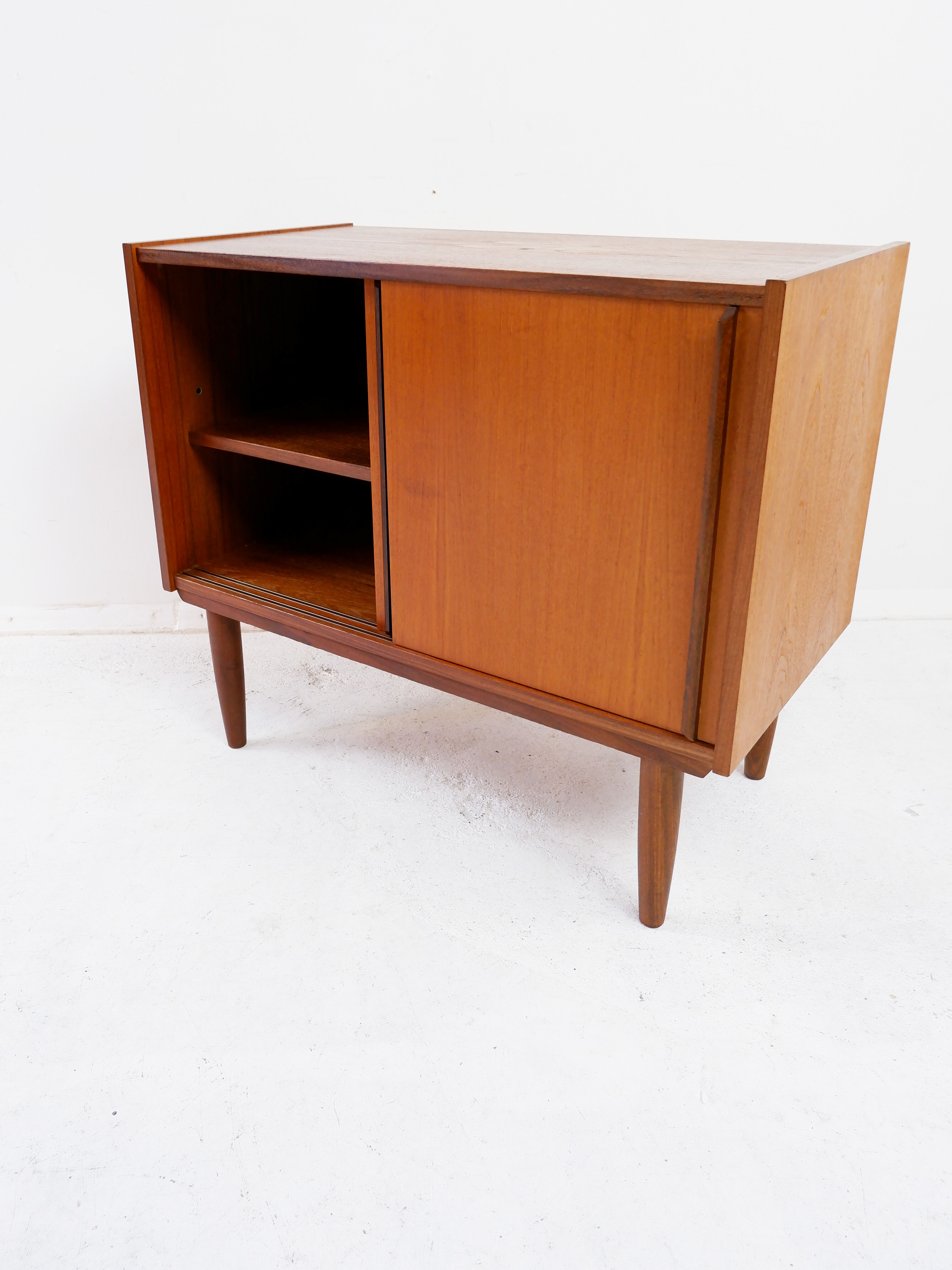 Danish design cabinet by Hanbjerg, 1960s