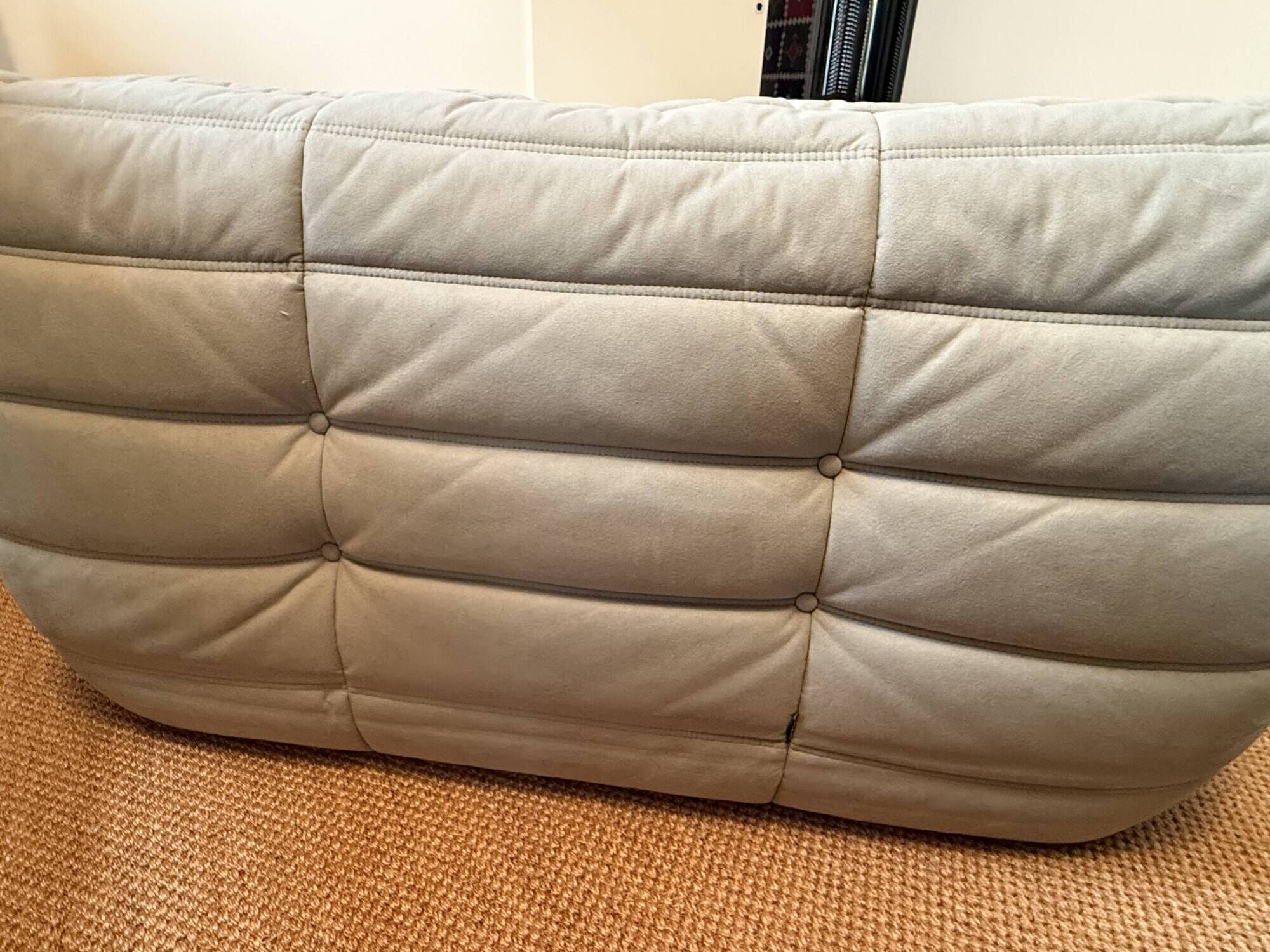Un canapé d’angle ligne roset modèle togo2 fois 2 places + fauteuil d’angle