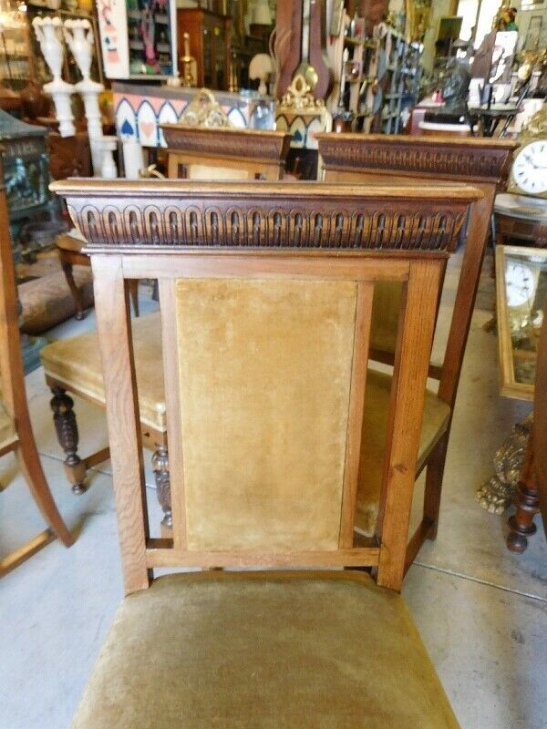 Series of 4 solid oak chairs from the end of the 19th century