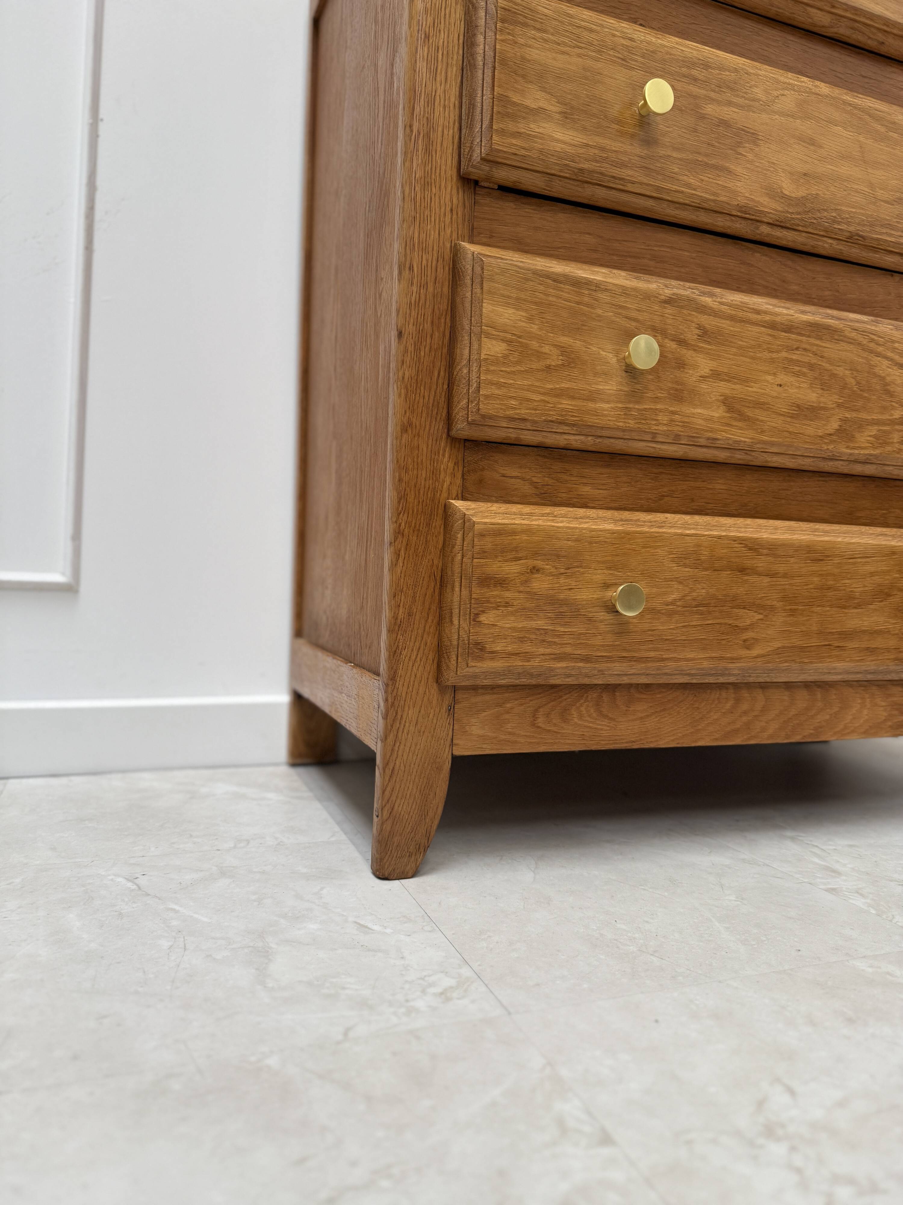 Vintage oak chest of drawers