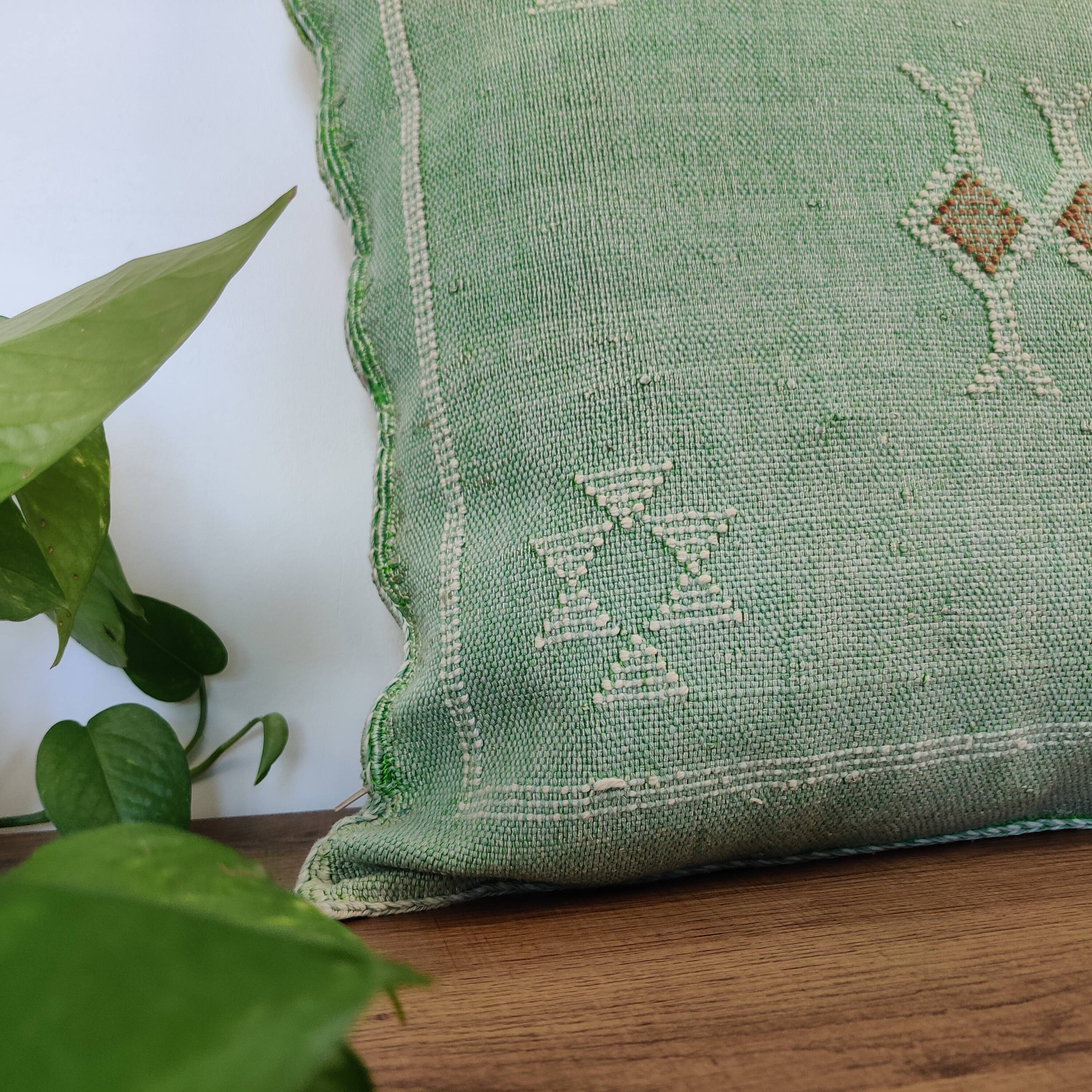 Berber Sabra green cushion in cactus silk
