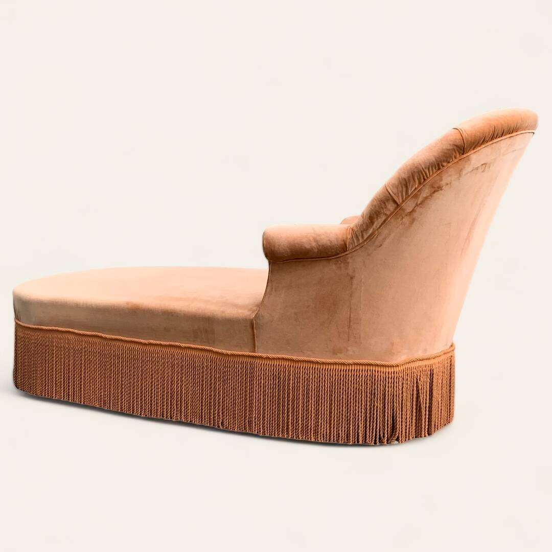 Napoleon III toad daybed in padded velvet 1950