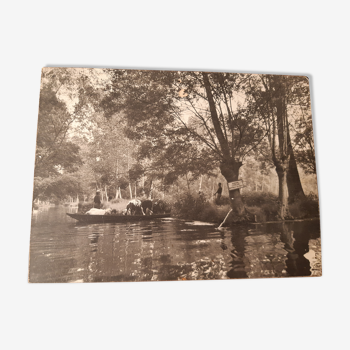 Photo de Pierre Robreau série Marais Poitevin: le cheptel en barque