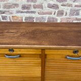 Sliding curtain cabinet cabinet