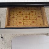 Table and 4 chairs in white formica