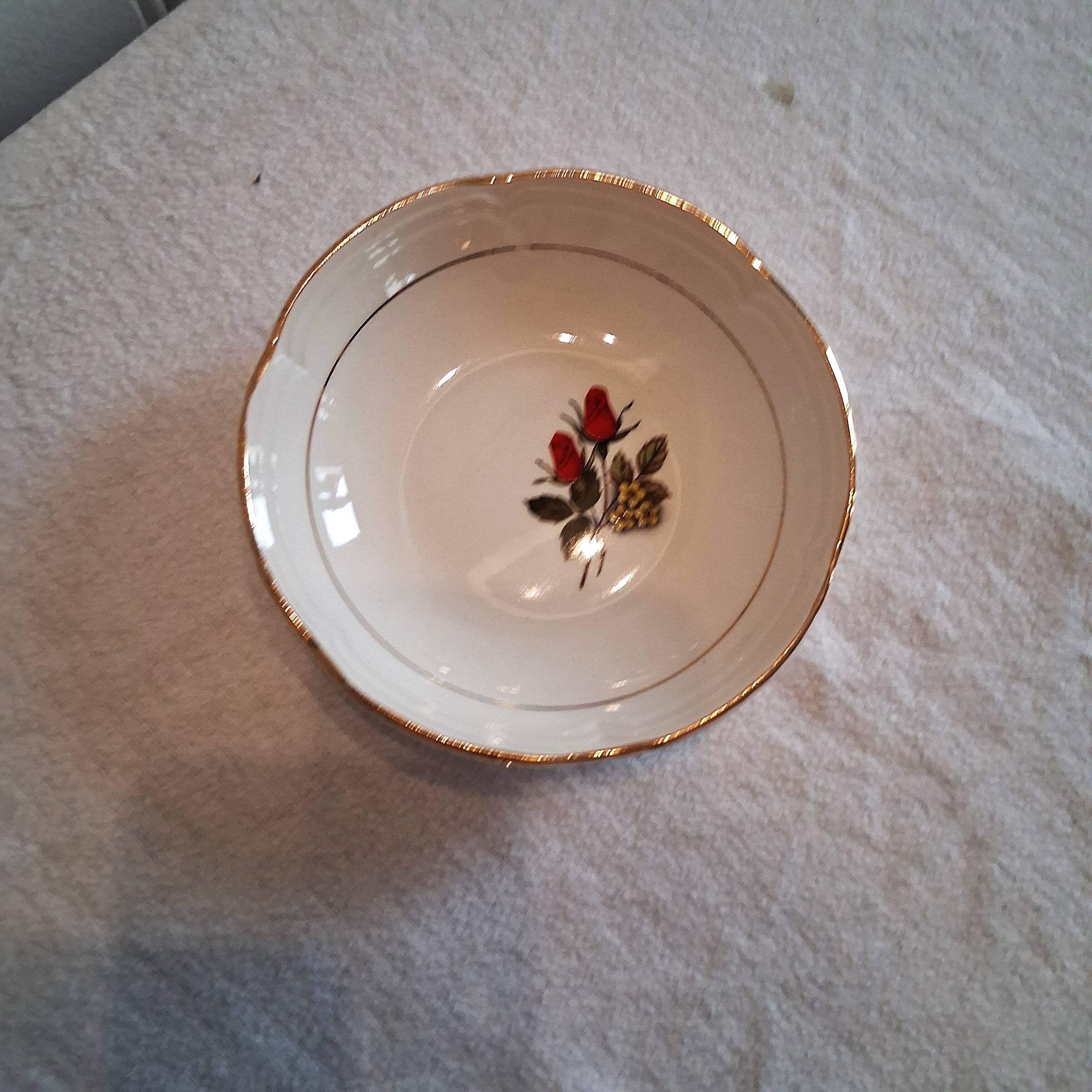 2 bowls/bread plates from Moulin des Loups model "Carmen" in