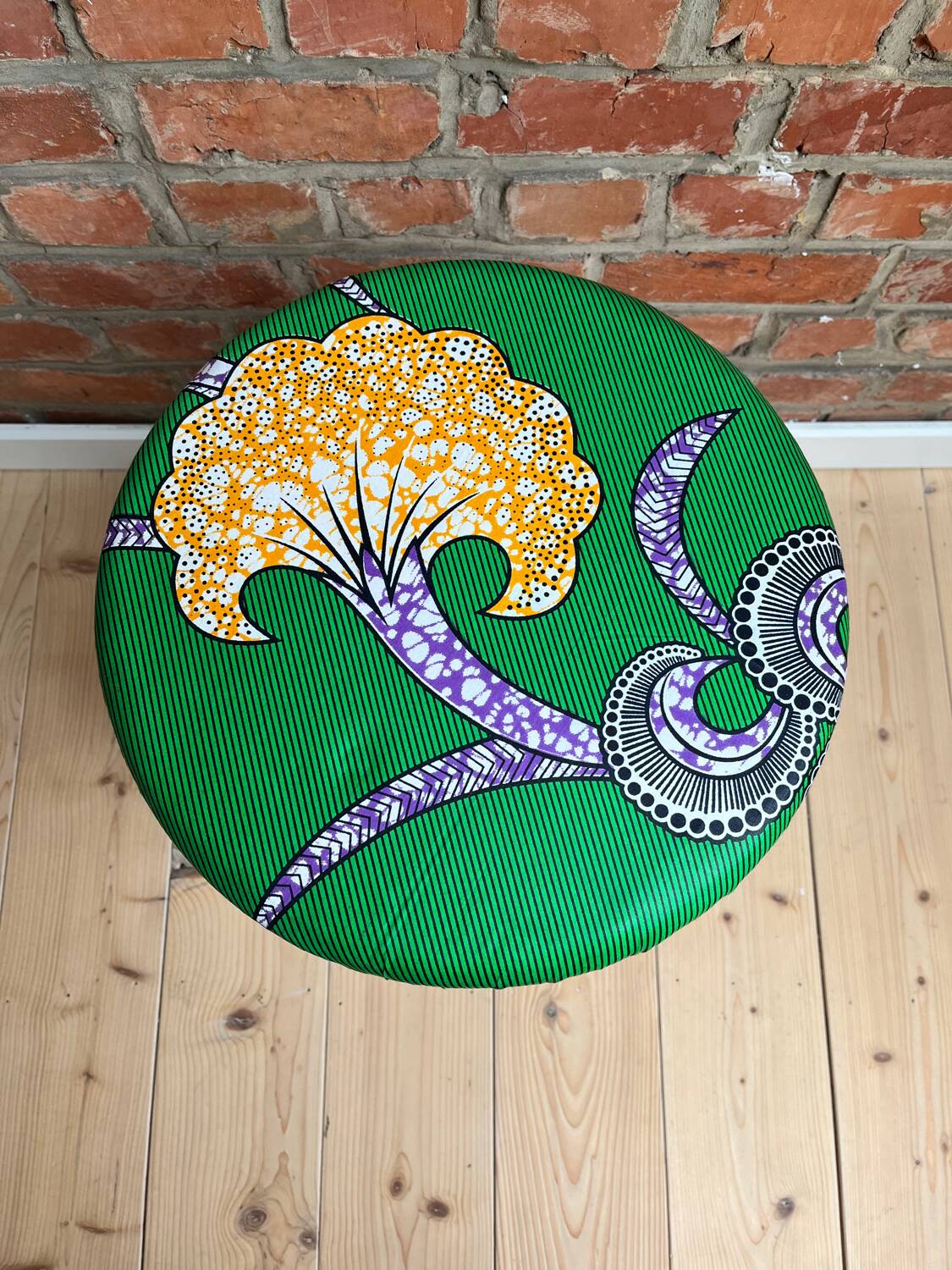 Tabouret vintage en rotin - tissu wax africain