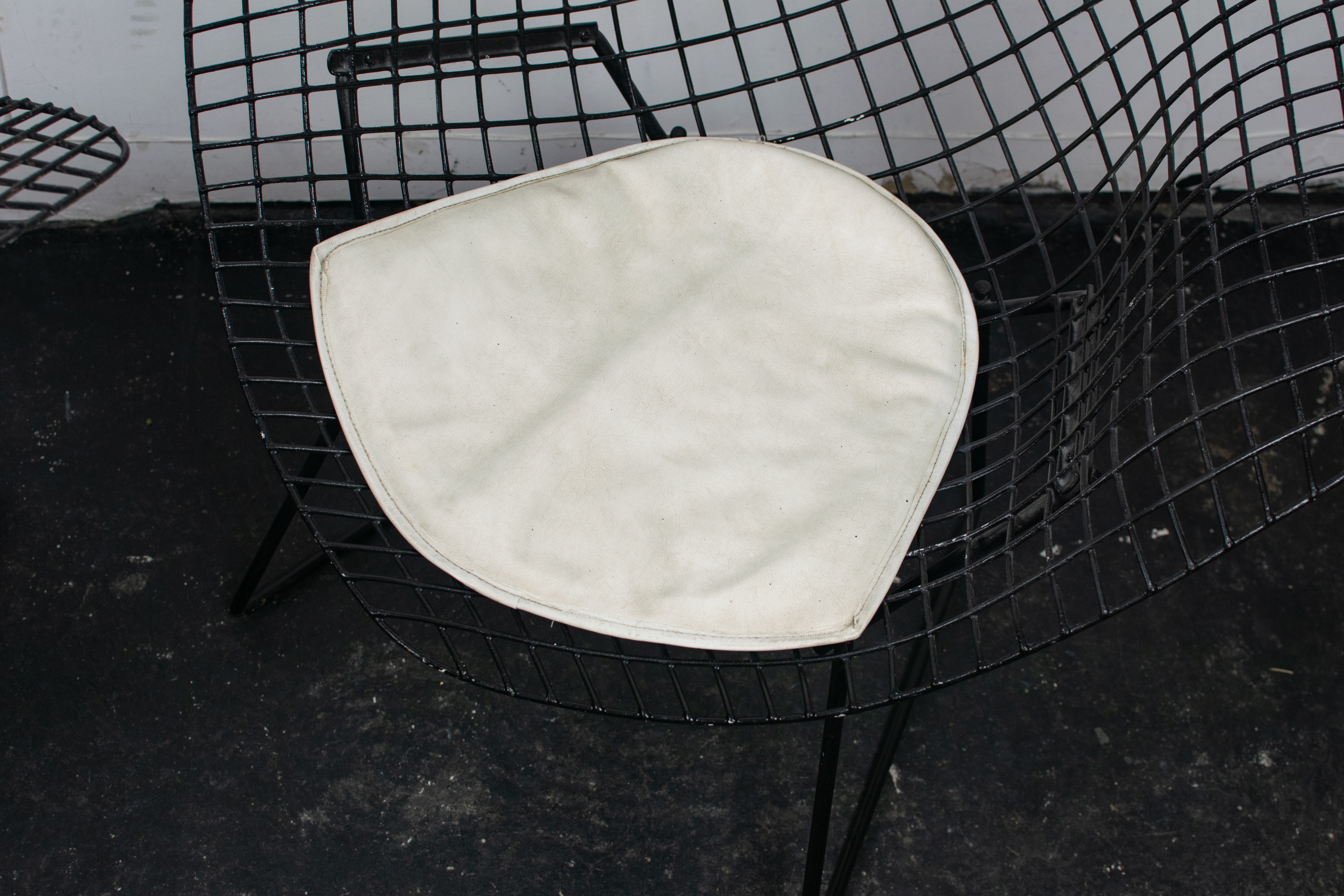 Pair of armchairs Diamond Chairs Harry Bertoia