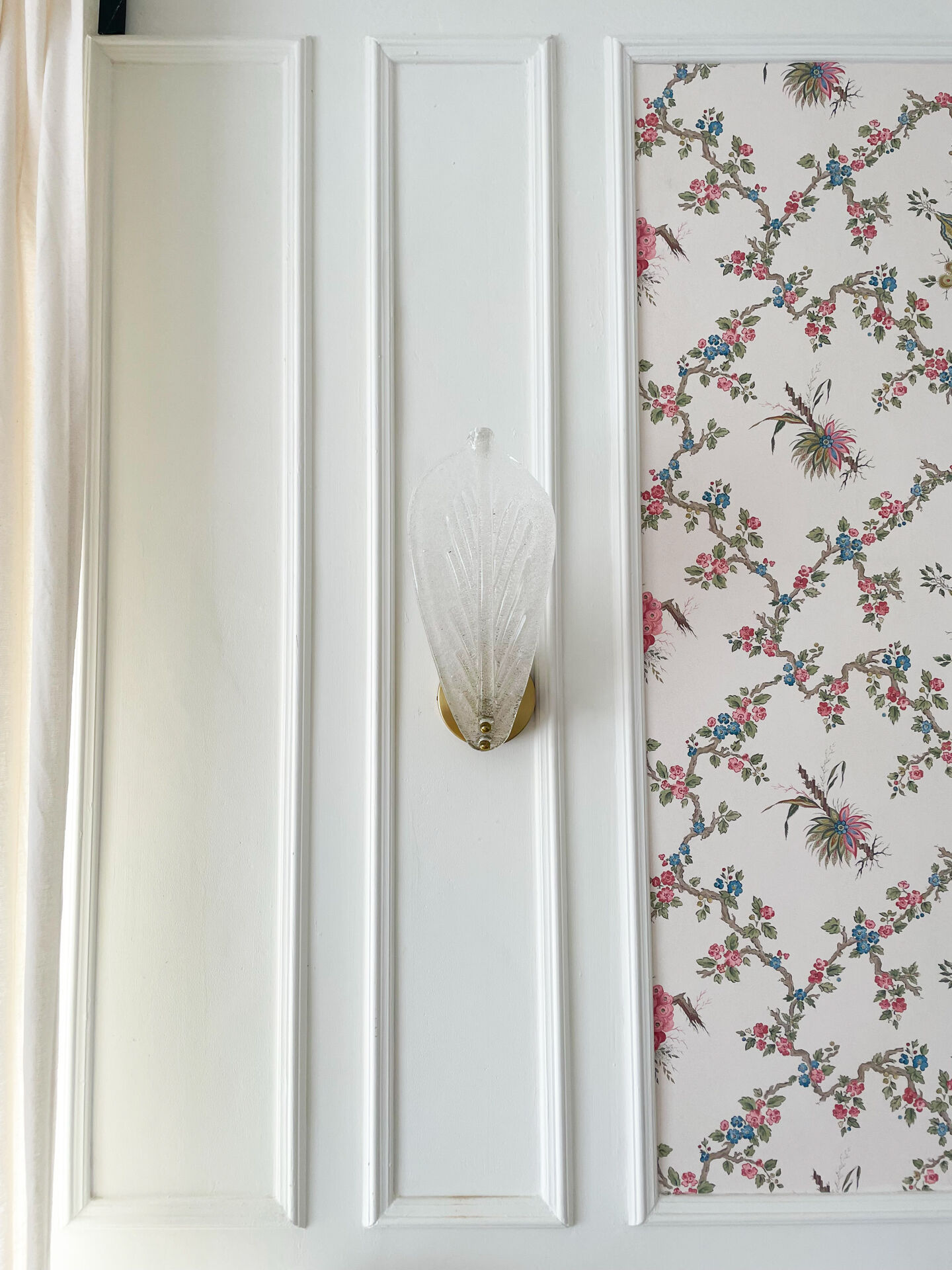 White Murano glass leaf wall light