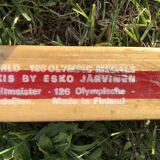 Vintage Esko Järvinen skis with his shoes