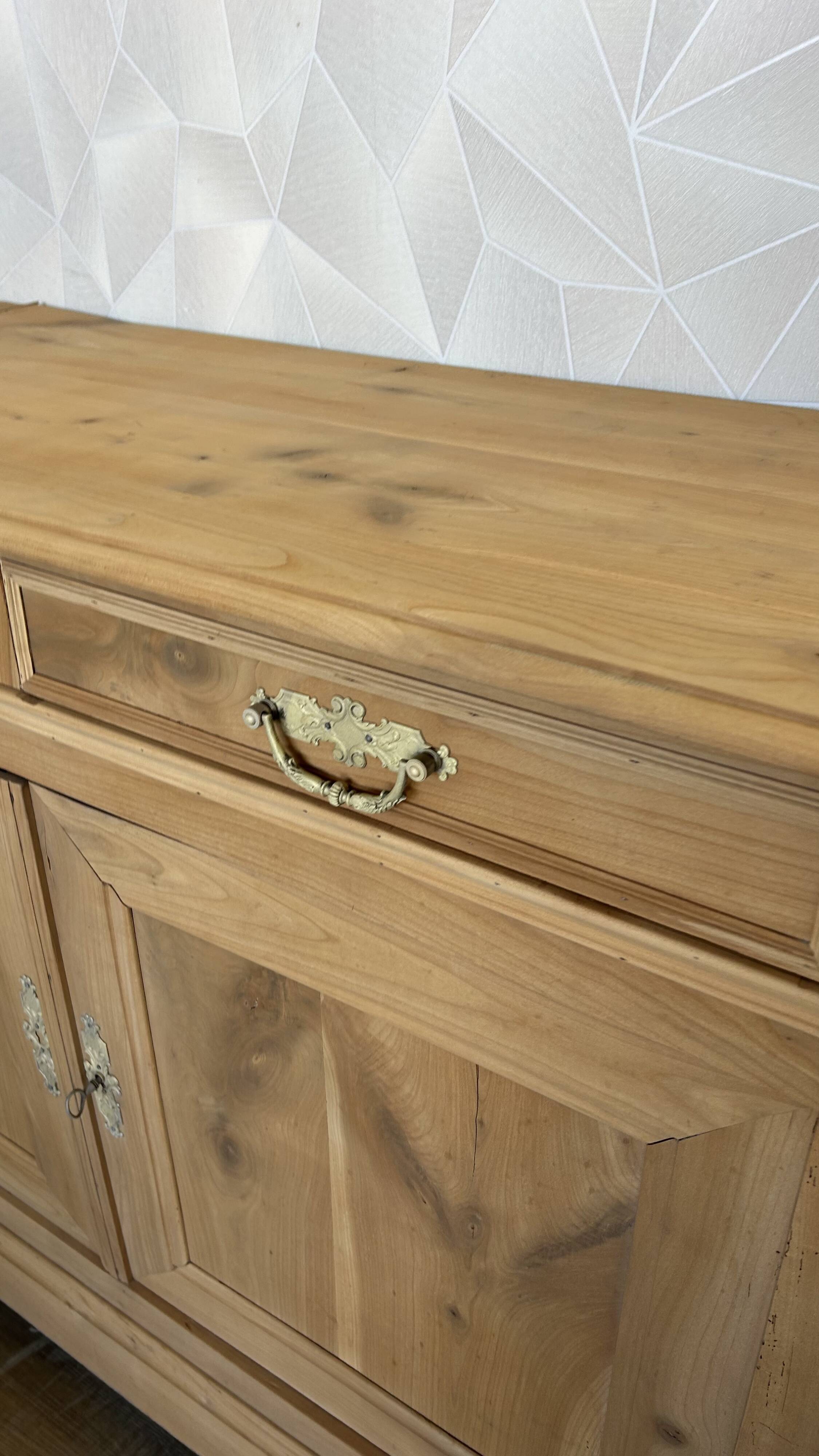 2-door solid wood airbrushed sideboard