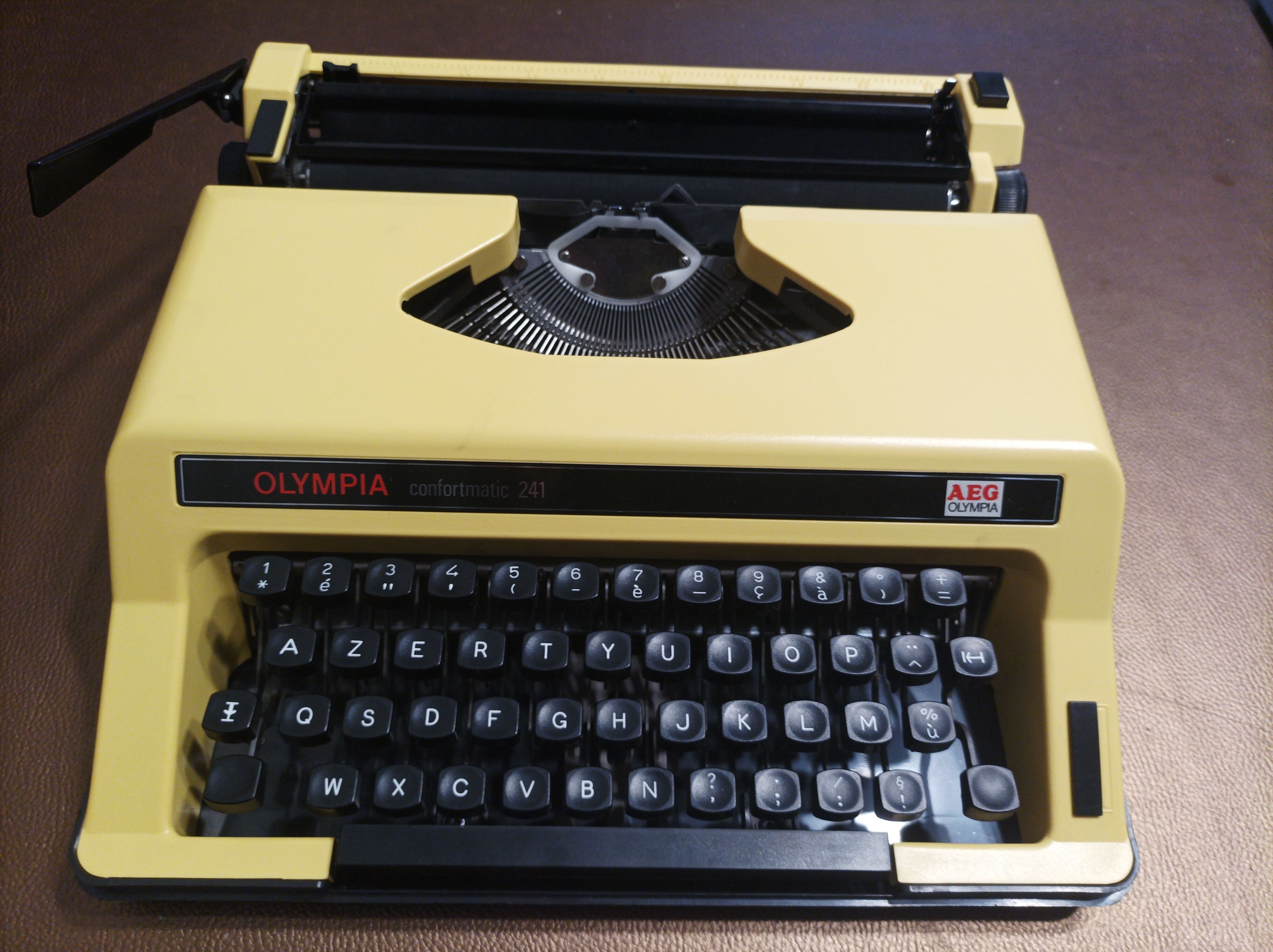 Olympia Conformatic 241 colour yellow