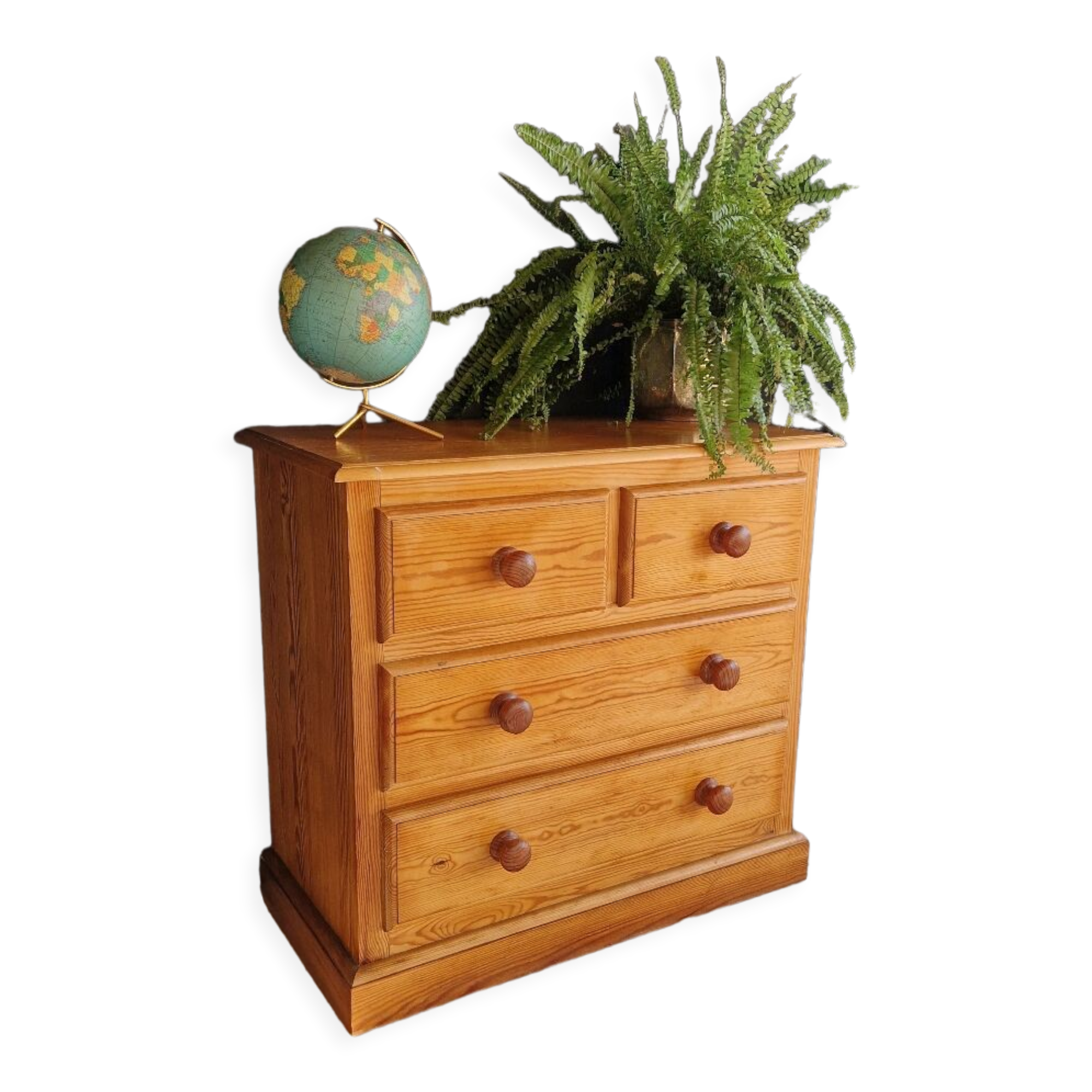 Pine chest of drawers