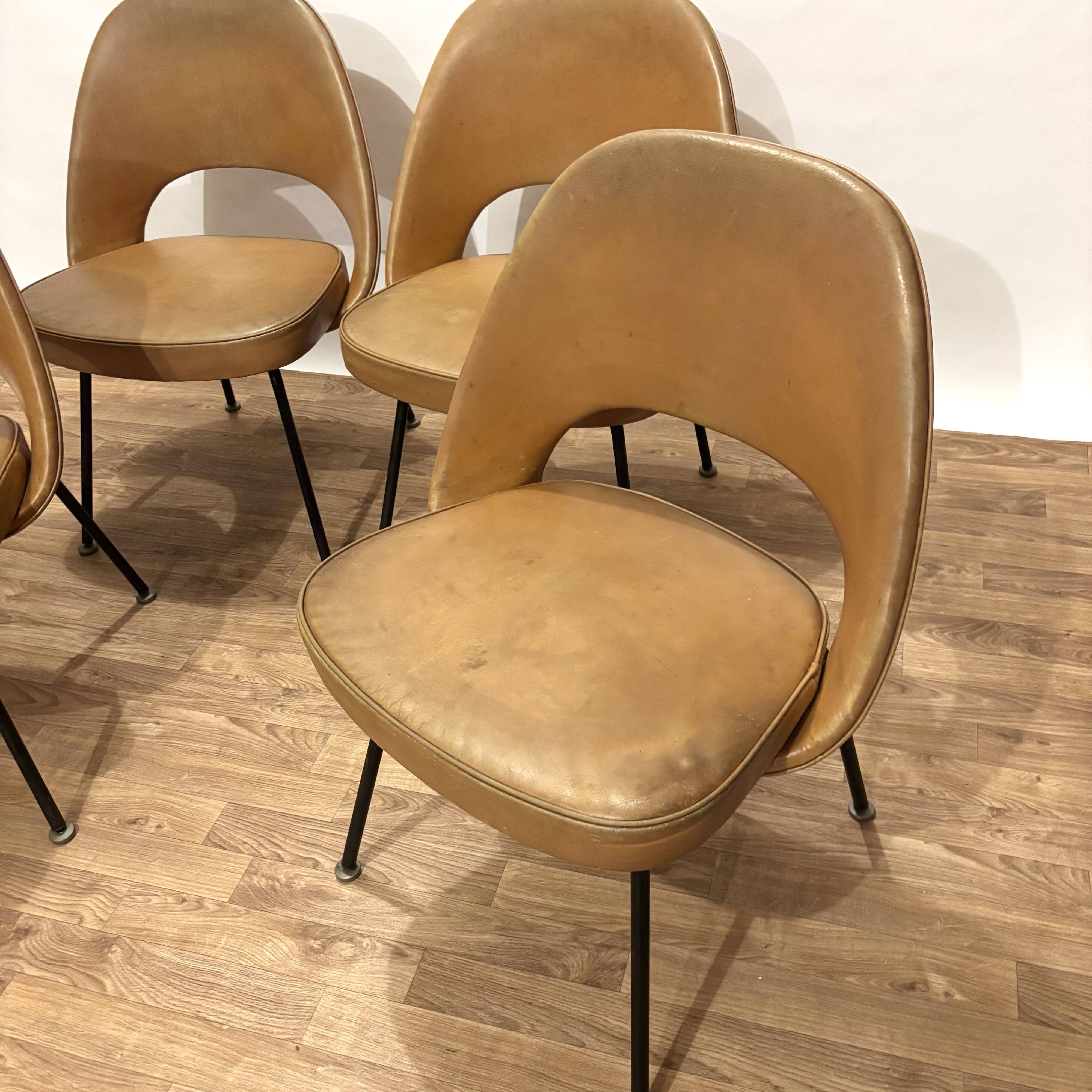Set de 4 chaises Conférence de Saarinen pour Knoll International