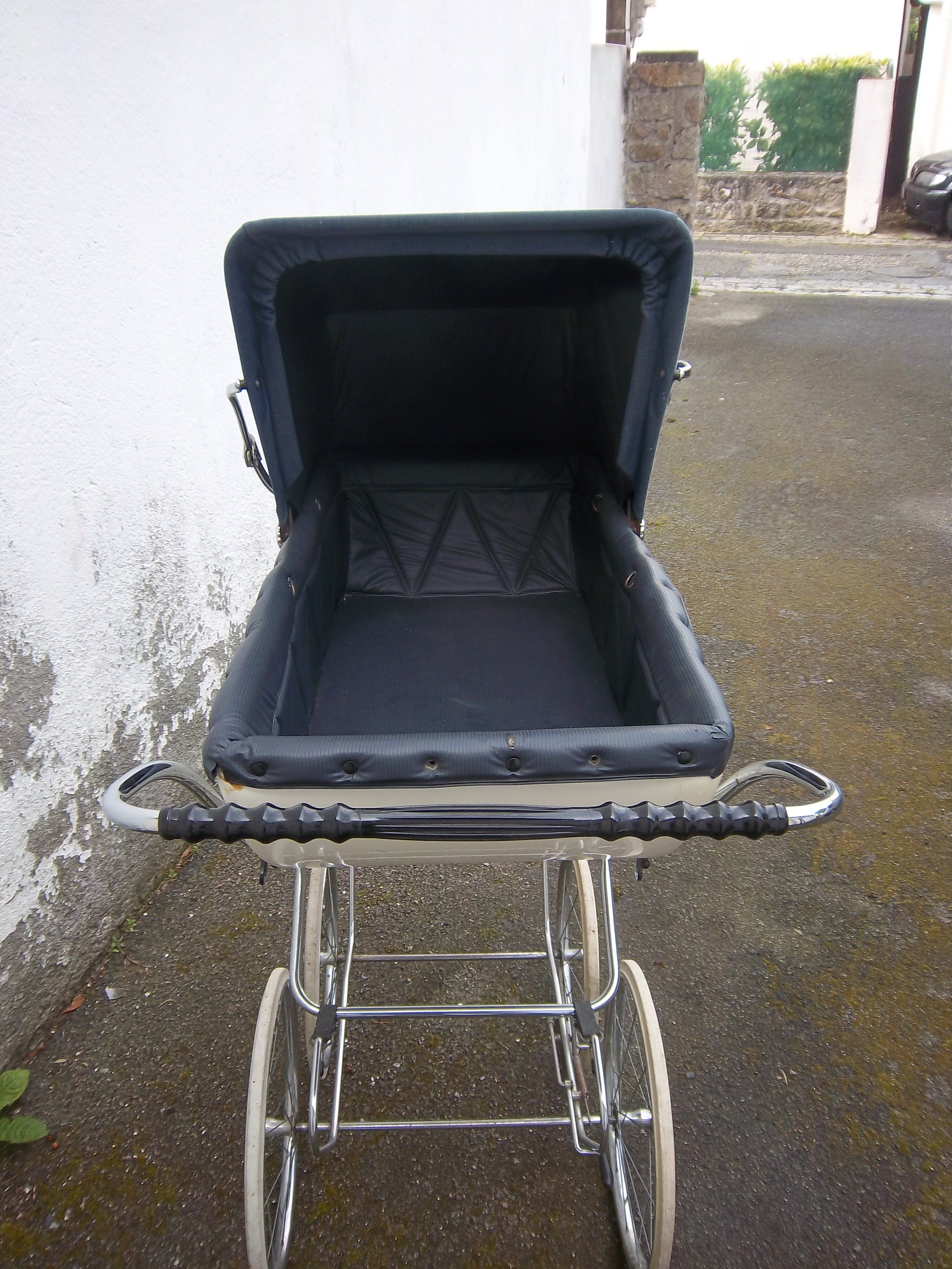 English vintage pram for baby from the 1950-60