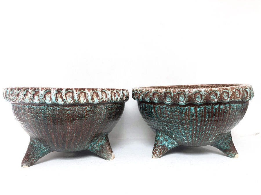 Tripod and zoomorphic pot caches - accolay, 1970