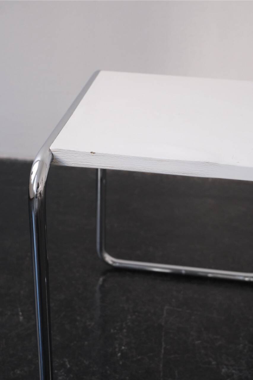 White side table "B9 A" by Marcel Breuer / Thonet