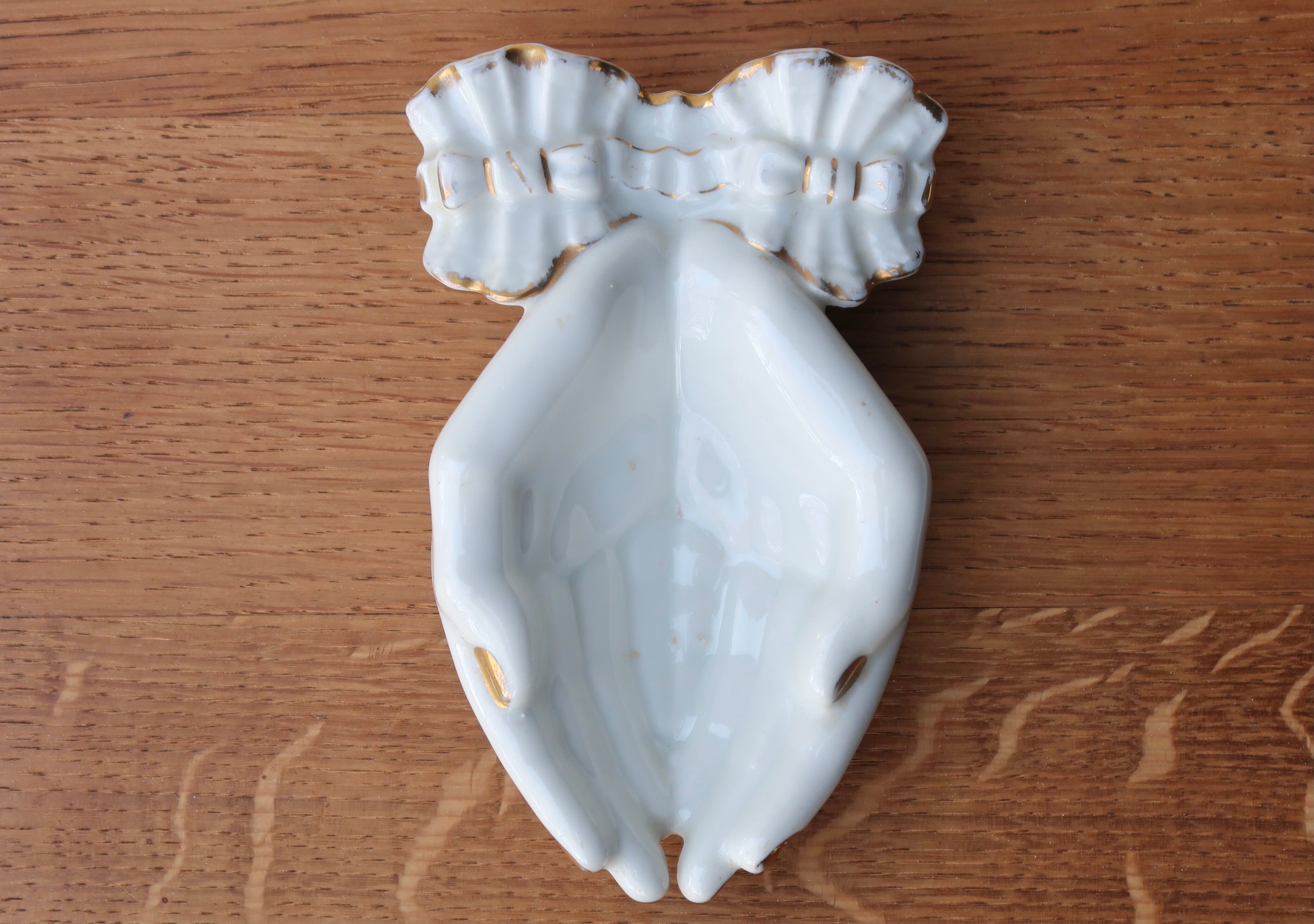 Empty hand pocket in white porcelain, 70s