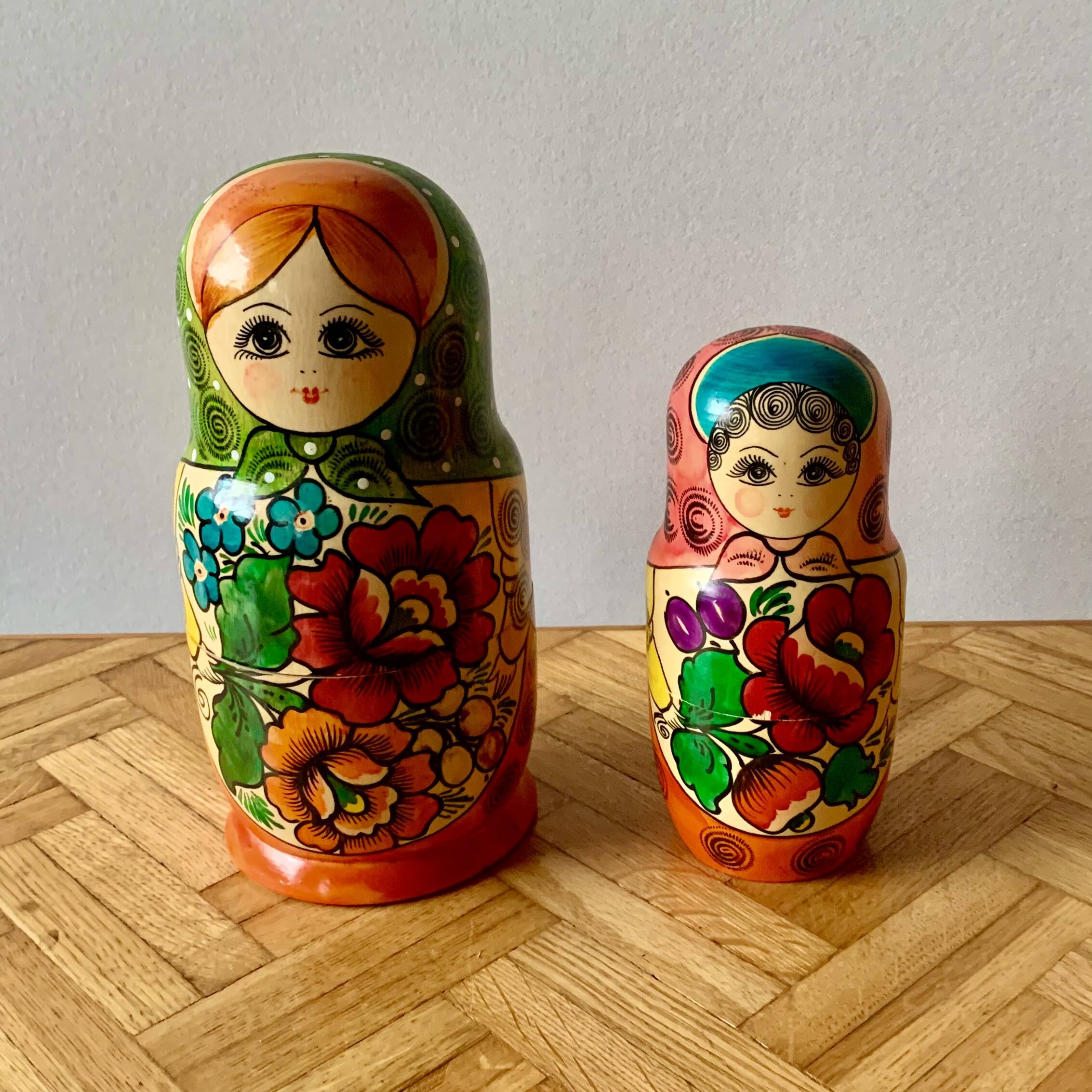 Matryoshka - Series of 9 vintage Russian dolls