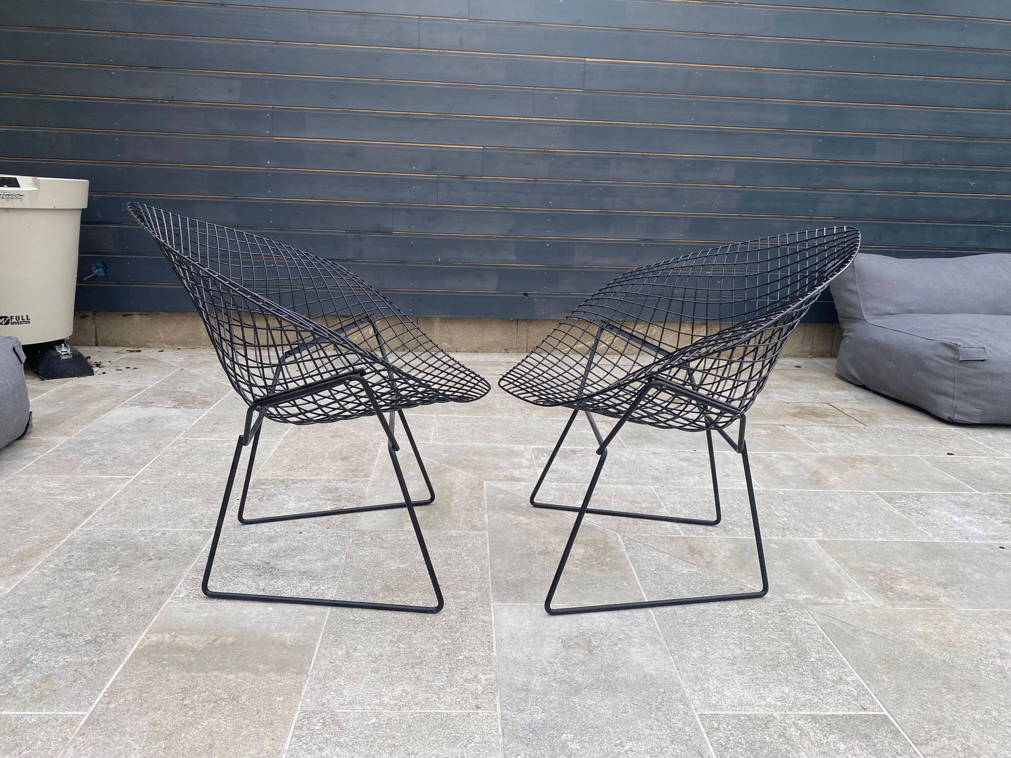 Pair of Harry Bertoia KNOLL 1950s vintage small diamond armchairs